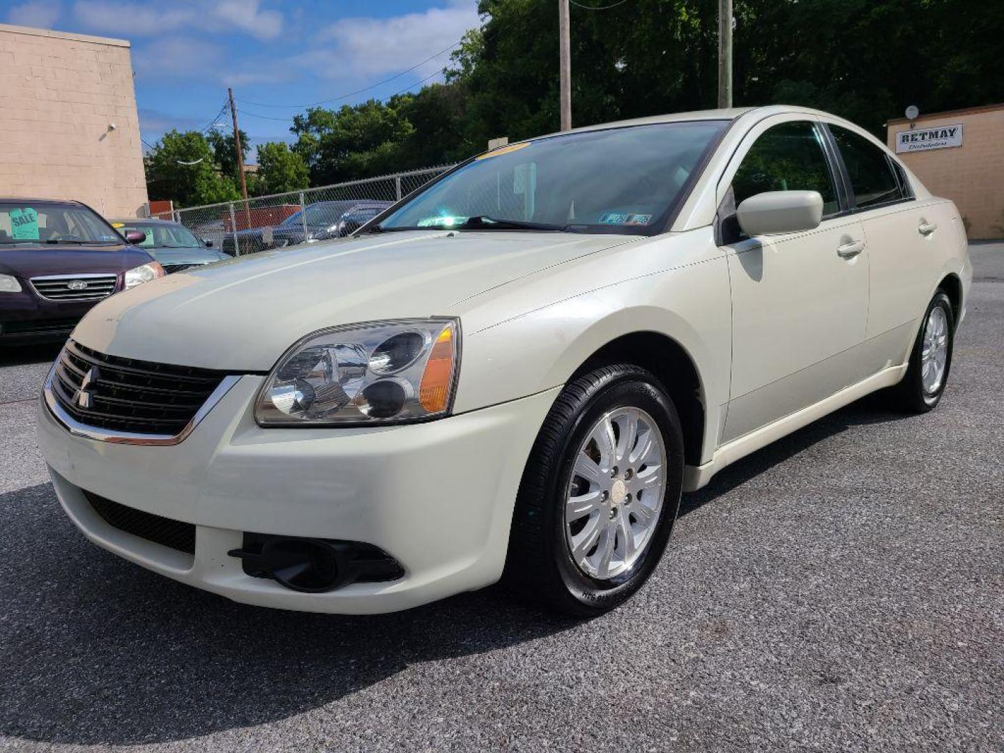 2009 WHITE MITSUBISHI GALANT ES (4A3AB36F09E) with an 2.4L engine, Automatic transmission, located at 7981 Paxton Street, Harrisburg, PA, 17111, (717) 561-2926, 40.261490, -76.749229 - WE FINANCE!!! Good Credit/ Bad Credit/ No Credit - ALL Trade-Ins Welcomed!!! ***Guaranteed Credit Approval*** APPLY ONLINE or CALL us TODAY ;) Internet Prices and Marketplace Prices are SPECIAL discounted ***CASH DEALS*** Retail Prices are higher. Please call us to discuss your cash and finan - Photo#0