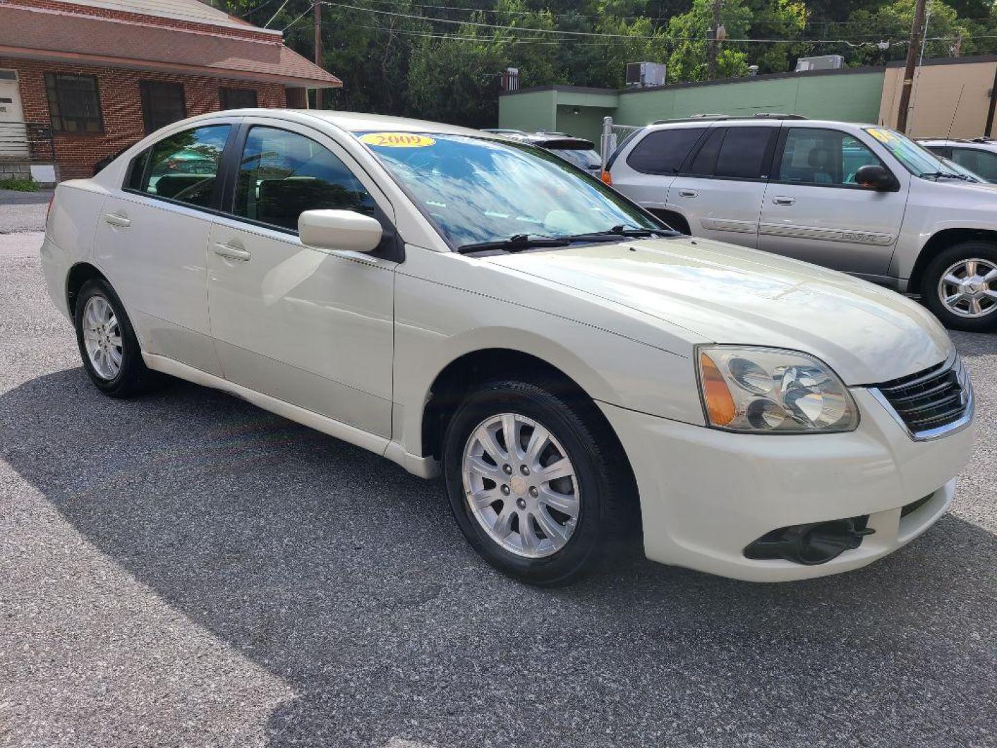 2009 WHITE MITSUBISHI GALANT ES (4A3AB36F09E) with an 2.4L engine, Automatic transmission, located at 7981 Paxton Street, Harrisburg, PA, 17111, (717) 561-2926, 40.261490, -76.749229 - WE FINANCE!!! Good Credit/ Bad Credit/ No Credit - ALL Trade-Ins Welcomed!!! ***Guaranteed Credit Approval*** APPLY ONLINE or CALL us TODAY ;) Internet Prices and Marketplace Prices are SPECIAL discounted ***CASH DEALS*** Retail Prices are higher. Please call us to discuss your cash and finan - Photo#6