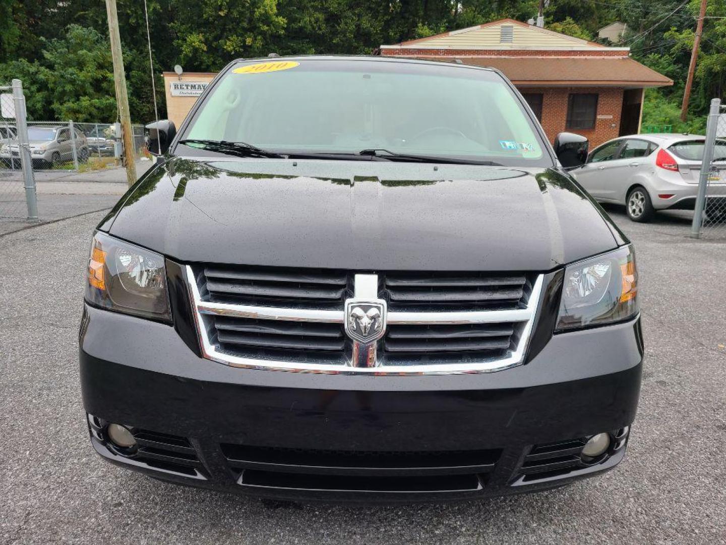 2010 BLACK DODGE GRAND CARAVAN SXT (2D4RN5DX6AR) with an 4.0L engine, Automatic transmission, located at 117 North Cameron Street, Harrisburg, PA, 17101, (717) 963-8962, 40.267021, -76.875351 - WE FINANCE!!! Good Credit/ Bad Credit/ No Credit - ALL Trade-Ins Welcomed!!! ***Guaranteed Credit Approval*** APPLY ONLINE or CALL us TODAY ;) Internet Prices and Marketplace Prices are SPECIAL discounted ***CASH DEALS*** Retail Prices are higher. Please call us to discuss your cash and finan - Photo#7