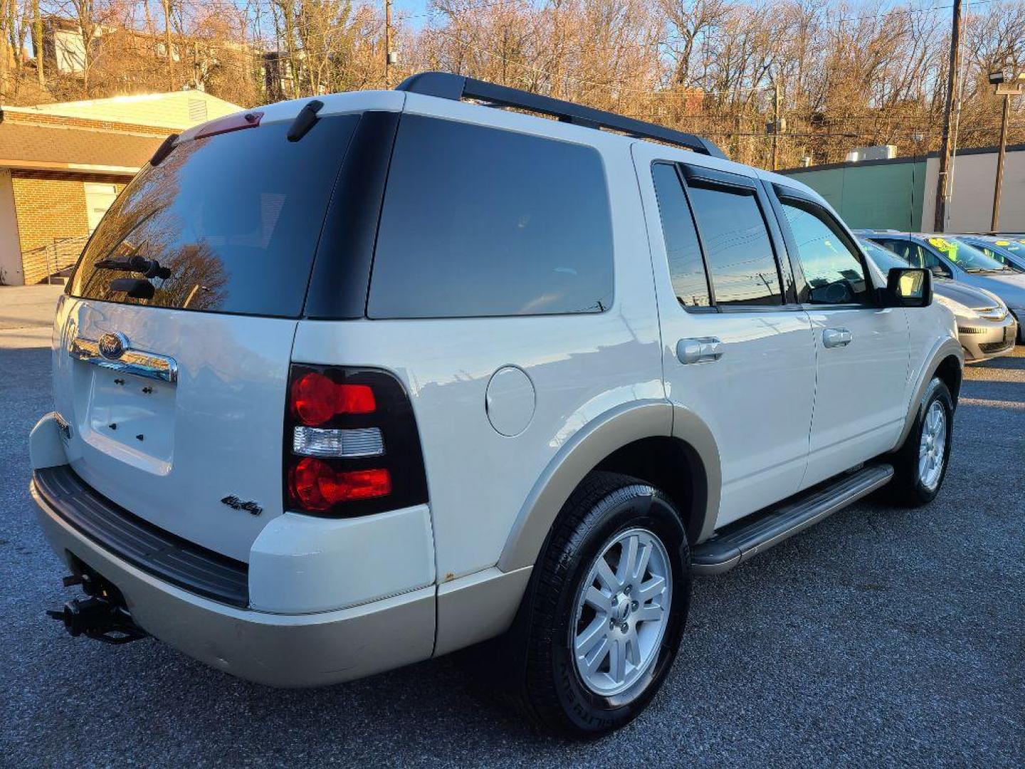 2010 WHITE FORD EXPLORER EDDIE BAUER (1FMEU7EE1AU) with an 4.0L engine, Automatic transmission, located at 117 North Cameron Street, Harrisburg, PA, 17101, (717) 963-8962, 40.267021, -76.875351 - WE FINANCE!!! Good Credit/ Bad Credit/ No Credit - ALL Trade-Ins Welcomed!!! ***Guaranteed Credit Approval*** APPLY ONLINE or CALL us TODAY ;) Internet Prices and Marketplace Prices are SPECIAL discounted ***CASH DEALS*** Retail Prices are higher. Please call us to discuss your cash and finan - Photo#4