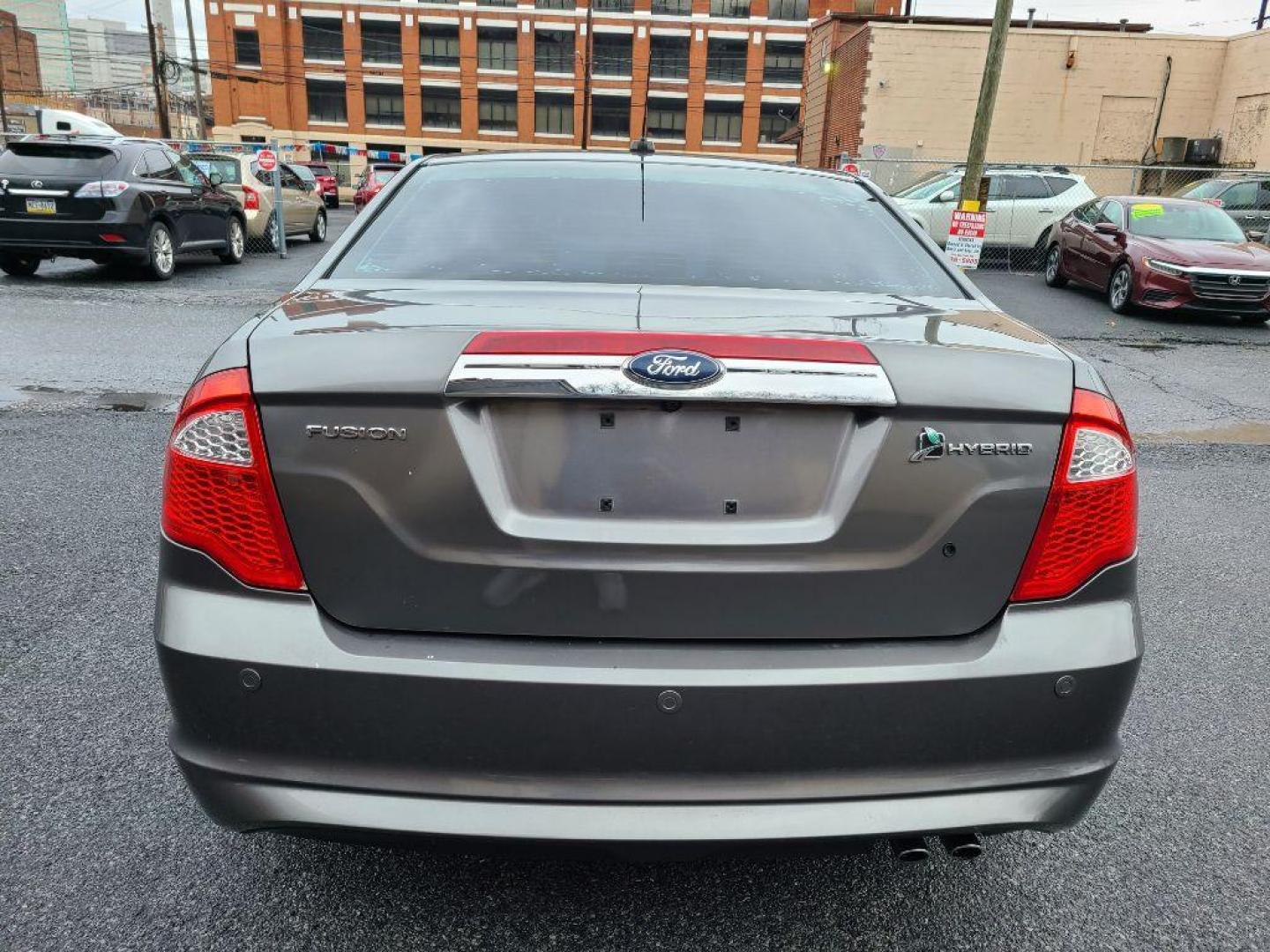 2010 GRAY FORD FUSION HYBRID (3FADP0L35AR) with an 2.5L engine, Continuously Variable transmission, located at 117 North Cameron Street, Harrisburg, PA, 17101, (717) 963-8962, 40.267021, -76.875351 - WE FINANCE!!! Good Credit/ Bad Credit/ No Credit - ALL Trade-Ins Welcomed!!! ***Guaranteed Credit Approval*** APPLY ONLINE or CALL us TODAY ;) Internet Prices and Marketplace Prices are SPECIAL discounted ***CASH DEALS*** Retail Prices are higher. Please call us to discuss your cash and finan - Photo#3