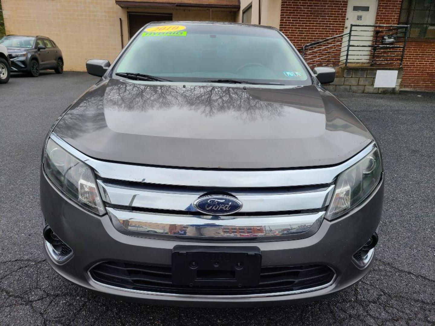 2010 GRAY FORD FUSION HYBRID (3FADP0L35AR) with an 2.5L engine, Continuously Variable transmission, located at 117 North Cameron Street, Harrisburg, PA, 17101, (717) 963-8962, 40.267021, -76.875351 - WE FINANCE!!! Good Credit/ Bad Credit/ No Credit - ALL Trade-Ins Welcomed!!! ***Guaranteed Credit Approval*** APPLY ONLINE or CALL us TODAY ;) Internet Prices and Marketplace Prices are SPECIAL discounted ***CASH DEALS*** Retail Prices are higher. Please call us to discuss your cash and finan - Photo#7