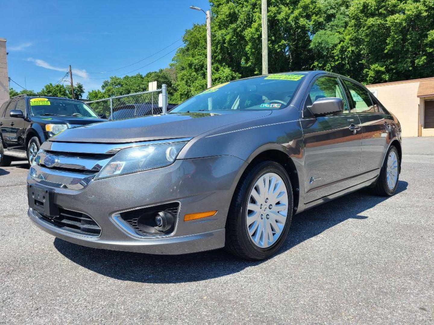 2010 GRAY FORD FUSION HYBRID (3FADP0L37AR) with an 2.5L engine, Continuously Variable transmission, located at 117 North Cameron Street, Harrisburg, PA, 17101, (717) 963-8962, 40.267021, -76.875351 - WE FINANCE!!! Good Credit/ Bad Credit/ No Credit - ALL Trade-Ins Welcomed!!! ***Guaranteed Credit Approval*** APPLY ONLINE or CALL us TODAY ;) Internet Prices and Marketplace Prices are SPECIAL discounted ***CASH DEALS*** Retail Prices are higher. Please call us to discuss your cash and finan - Photo#0