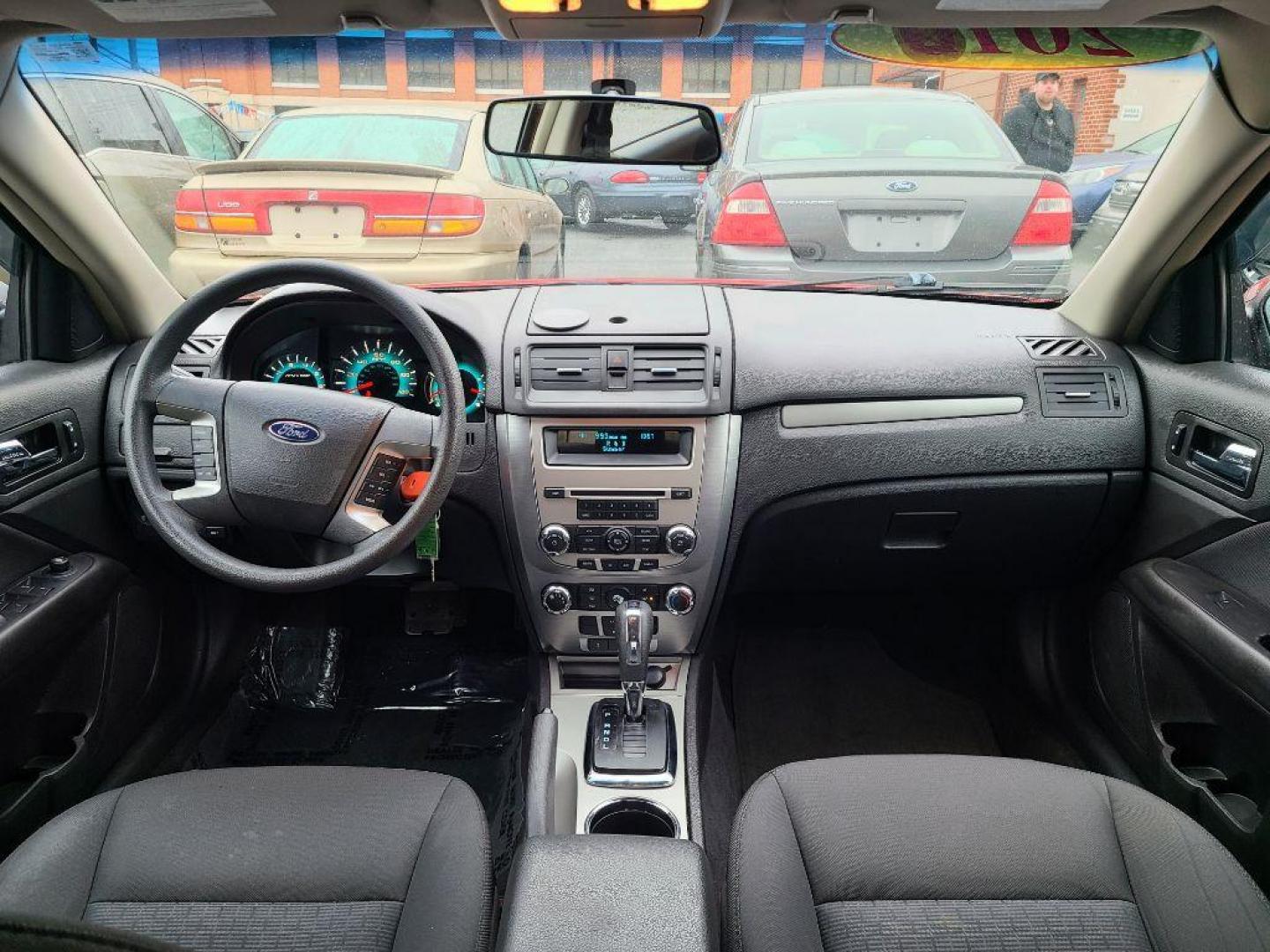 2010 RED FORD FUSION SE (3FAHP0HA7AR) with an 2.5L engine, Automatic transmission, located at 117 North Cameron Street, Harrisburg, PA, 17101, (717) 963-8962, 40.267021, -76.875351 - WE FINANCE!!! Good Credit/ Bad Credit/ No Credit - ALL Trade-Ins Welcomed!!! ***Guaranteed Credit Approval*** APPLY ONLINE or CALL us TODAY ;) Internet Prices and Marketplace Prices are SPECIAL discounted ***CASH DEALS*** Retail Prices are higher. Please call us to discuss your cash and finan - Photo#9