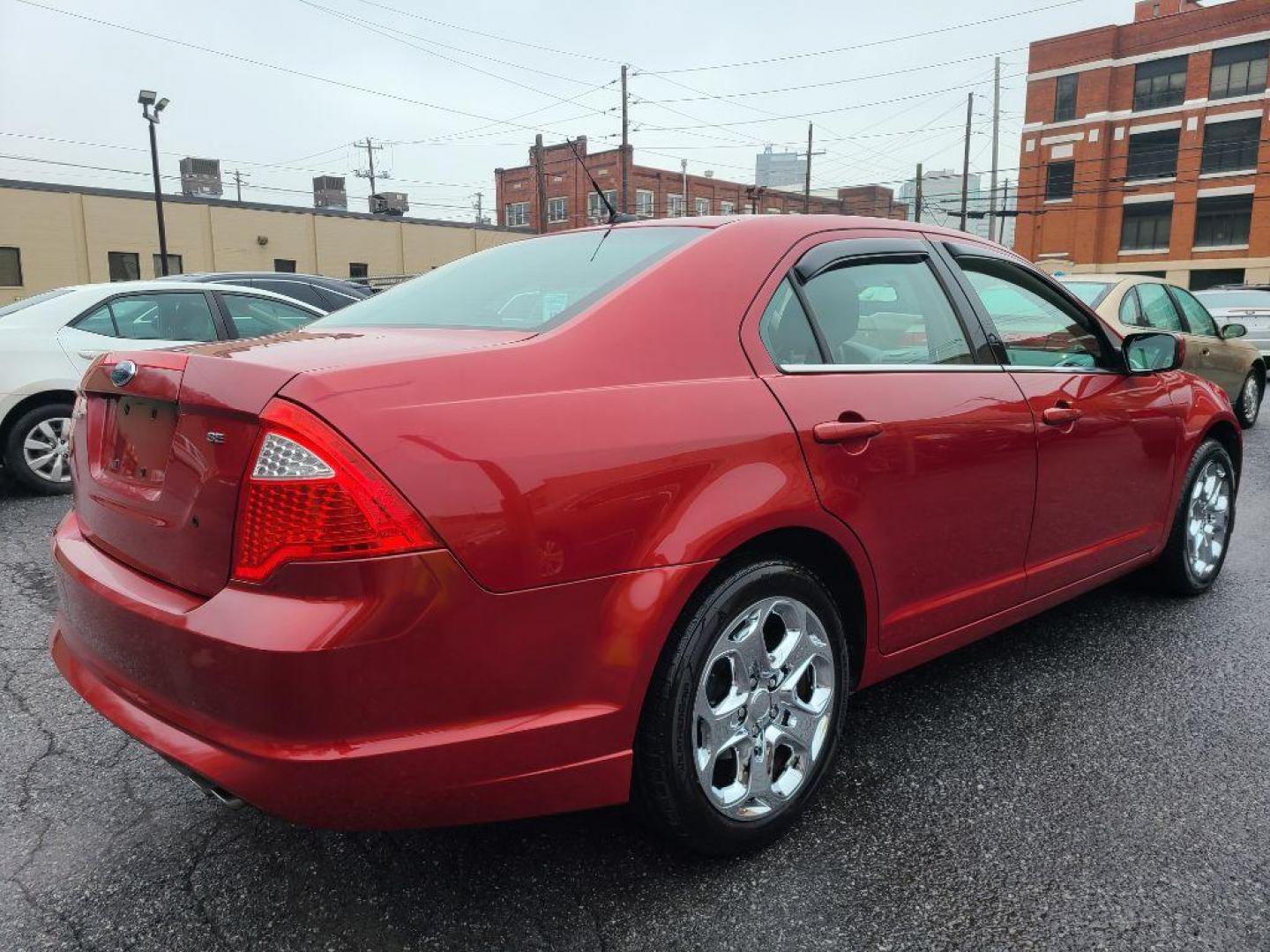 2010 RED FORD FUSION SE (3FAHP0HA7AR) with an 2.5L engine, Automatic transmission, located at 117 North Cameron Street, Harrisburg, PA, 17101, (717) 963-8962, 40.267021, -76.875351 - WE FINANCE!!! Good Credit/ Bad Credit/ No Credit - ALL Trade-Ins Welcomed!!! ***Guaranteed Credit Approval*** APPLY ONLINE or CALL us TODAY ;) Internet Prices and Marketplace Prices are SPECIAL discounted ***CASH DEALS*** Retail Prices are higher. Please call us to discuss your cash and finan - Photo#4