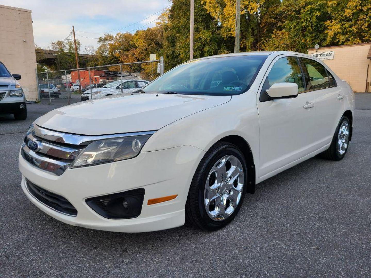 2010 WHITE FORD FUSION SE (3FAHP0HA7AR) with an 2.5L engine, Automatic transmission, located at 117 North Cameron Street, Harrisburg, PA, 17101, (717) 963-8962, 40.267021, -76.875351 - WE FINANCE!!! Good Credit/ Bad Credit/ No Credit - ALL Trade-Ins Welcomed!!! ***Guaranteed Credit Approval*** APPLY ONLINE or CALL us TODAY ;) Internet Prices and Marketplace Prices are SPECIAL discounted ***CASH DEALS*** Retail Prices are higher. Please call us to discuss your cash and finan - Photo#0