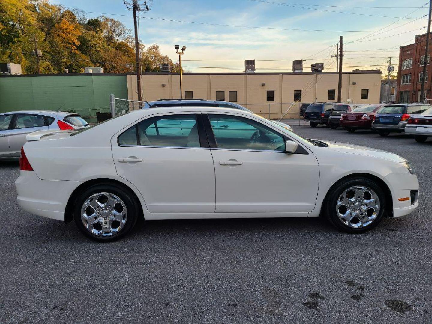 2010 WHITE FORD FUSION SE (3FAHP0HA7AR) with an 2.5L engine, Automatic transmission, located at 117 North Cameron Street, Harrisburg, PA, 17101, (717) 963-8962, 40.267021, -76.875351 - WE FINANCE!!! Good Credit/ Bad Credit/ No Credit - ALL Trade-Ins Welcomed!!! ***Guaranteed Credit Approval*** APPLY ONLINE or CALL us TODAY ;) Internet Prices and Marketplace Prices are SPECIAL discounted ***CASH DEALS*** Retail Prices are higher. Please call us to discuss your cash and finan - Photo#5