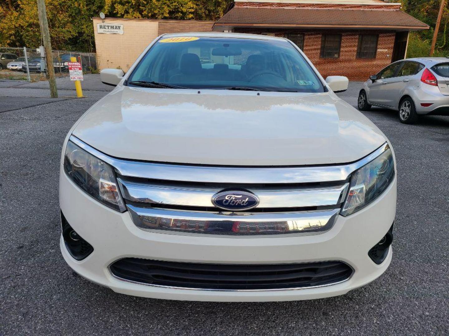 2010 WHITE FORD FUSION SE (3FAHP0HA7AR) with an 2.5L engine, Automatic transmission, located at 117 North Cameron Street, Harrisburg, PA, 17101, (717) 963-8962, 40.267021, -76.875351 - WE FINANCE!!! Good Credit/ Bad Credit/ No Credit - ALL Trade-Ins Welcomed!!! ***Guaranteed Credit Approval*** APPLY ONLINE or CALL us TODAY ;) Internet Prices and Marketplace Prices are SPECIAL discounted ***CASH DEALS*** Retail Prices are higher. Please call us to discuss your cash and finan - Photo#7