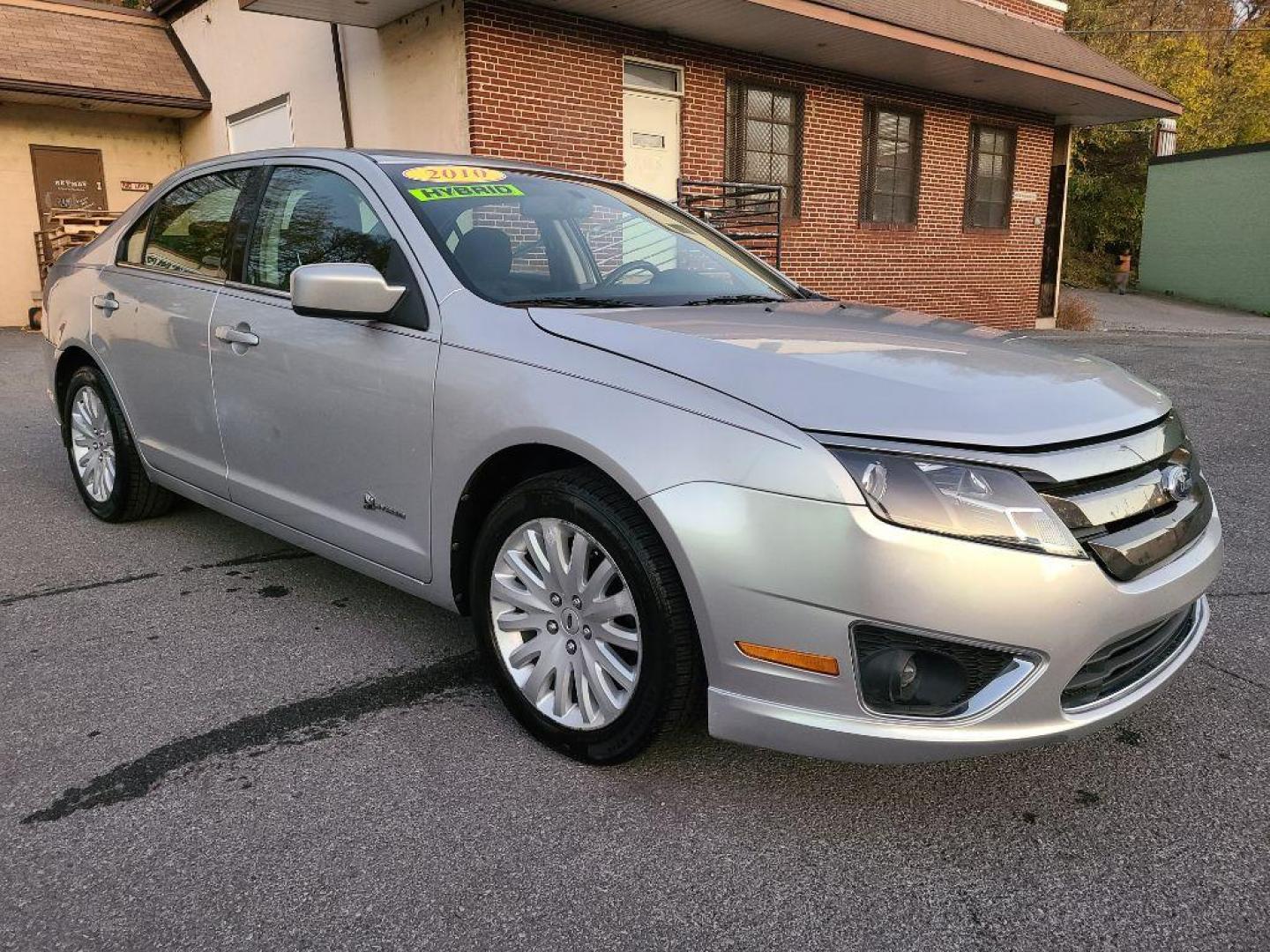 2010 SILVER FORD FUSION HYBRID (3FADP0L3XAR) with an 2.5L engine, Continuously Variable transmission, located at 7981 Paxton Street, Harrisburg, PA, 17111, (717) 561-2926, 40.261490, -76.749229 - WE FINANCE!!! Good Credit/ Bad Credit/ No Credit - ALL Trade-Ins Welcomed!!! ***Guaranteed Credit Approval*** APPLY ONLINE or CALL us TODAY ;) Internet Prices and Marketplace Prices are SPECIAL discounted ***CASH DEALS*** Retail Prices are higher. Please call us to discuss your cash and finan - Photo#6