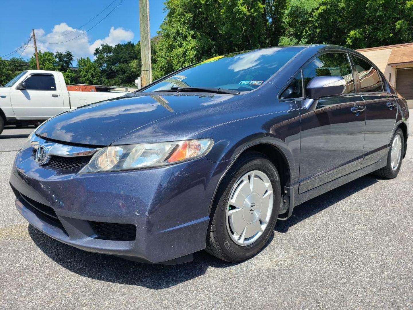 2010 GRAY HONDA CIVIC HYBRID (JHMFA3F2XAS) with an 1.3L engine, Continuously Variable transmission, located at 117 North Cameron Street, Harrisburg, PA, 17101, (717) 963-8962, 40.267021, -76.875351 - WE FINANCE!!! Good Credit/ Bad Credit/ No Credit - ALL Trade-Ins Welcomed!!! ***Guaranteed Credit Approval*** APPLY ONLINE or CALL us TODAY ;) Internet Prices and Marketplace Prices are SPECIAL discounted ***CASH DEALS*** Retail Prices are higher. Please call us to discuss your cash and finan - Photo#0