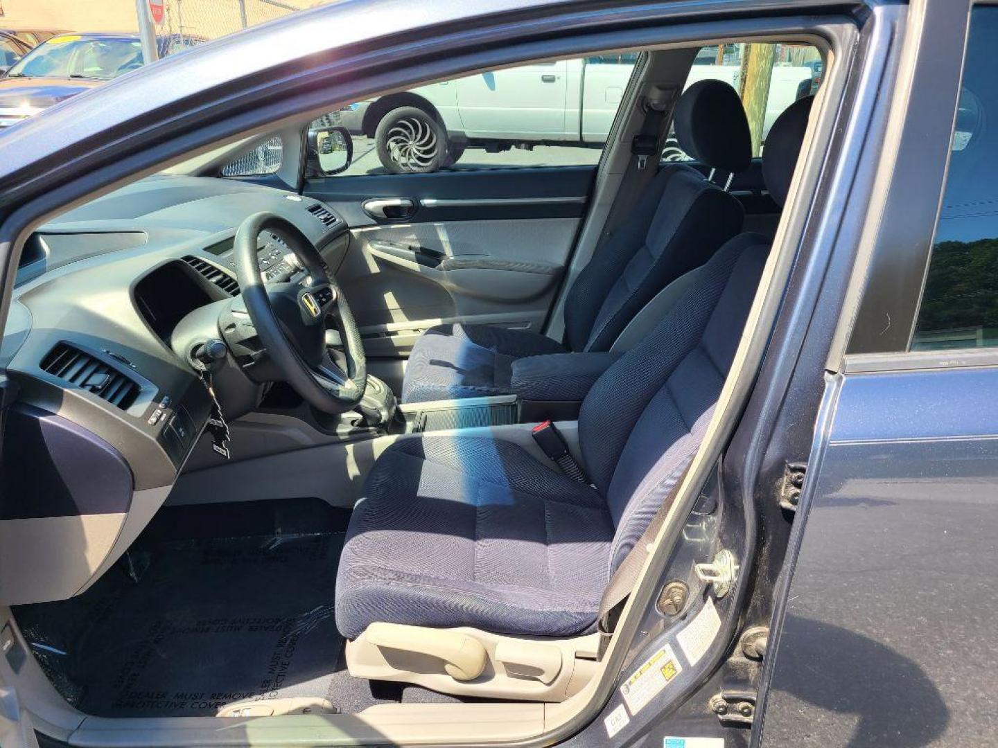 2010 GRAY HONDA CIVIC HYBRID (JHMFA3F2XAS) with an 1.3L engine, Continuously Variable transmission, located at 117 North Cameron Street, Harrisburg, PA, 17101, (717) 963-8962, 40.267021, -76.875351 - WE FINANCE!!! Good Credit/ Bad Credit/ No Credit - ALL Trade-Ins Welcomed!!! ***Guaranteed Credit Approval*** APPLY ONLINE or CALL us TODAY ;) Internet Prices and Marketplace Prices are SPECIAL discounted ***CASH DEALS*** Retail Prices are higher. Please call us to discuss your cash and finan - Photo#12