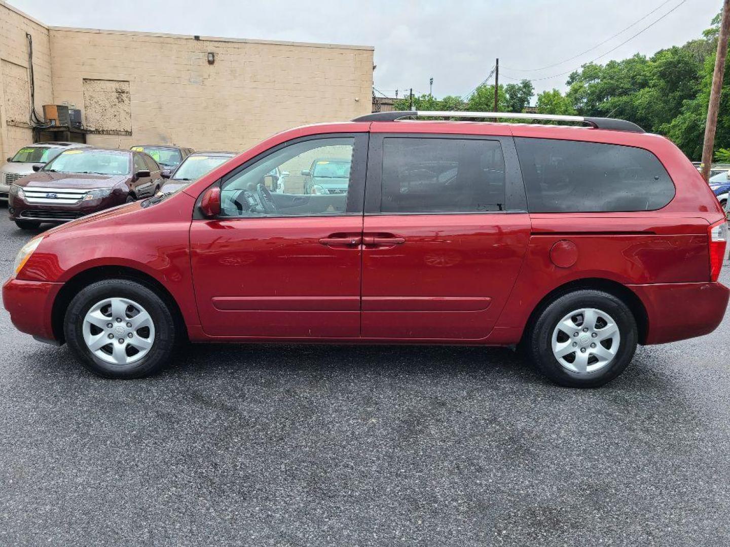 2010 RED KIA SEDONA LX (KNDMG4C32A6) with an 3.8L engine, 5-Speed Manual transmission, located at 117 North Cameron Street, Harrisburg, PA, 17101, (717) 963-8962, 40.267021, -76.875351 - WE FINANCE!!! Good Credit/ Bad Credit/ No Credit - ALL Trade-Ins Welcomed!!! ***Guaranteed Credit Approval*** APPLY ONLINE or CALL us TODAY ;) Internet Prices and Marketplace Prices are SPECIAL discounted ***CASH DEALS*** Retail Prices are higher. Please call us to discuss your cash and finan - Photo#1