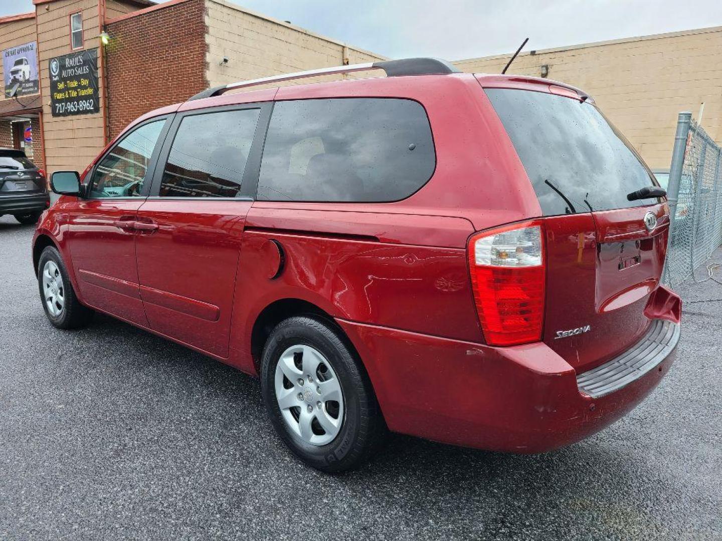 2010 RED KIA SEDONA LX (KNDMG4C32A6) with an 3.8L engine, 5-Speed Manual transmission, located at 117 North Cameron Street, Harrisburg, PA, 17101, (717) 963-8962, 40.267021, -76.875351 - WE FINANCE!!! Good Credit/ Bad Credit/ No Credit - ALL Trade-Ins Welcomed!!! ***Guaranteed Credit Approval*** APPLY ONLINE or CALL us TODAY ;) Internet Prices and Marketplace Prices are SPECIAL discounted ***CASH DEALS*** Retail Prices are higher. Please call us to discuss your cash and finan - Photo#2