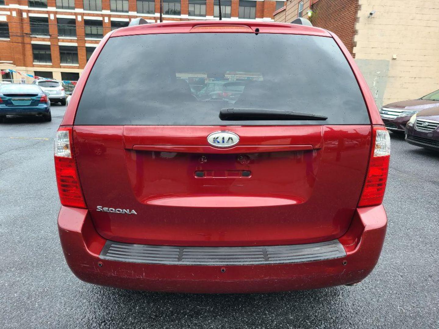 2010 RED KIA SEDONA LX (KNDMG4C32A6) with an 3.8L engine, 5-Speed Manual transmission, located at 117 North Cameron Street, Harrisburg, PA, 17101, (717) 963-8962, 40.267021, -76.875351 - WE FINANCE!!! Good Credit/ Bad Credit/ No Credit - ALL Trade-Ins Welcomed!!! ***Guaranteed Credit Approval*** APPLY ONLINE or CALL us TODAY ;) Internet Prices and Marketplace Prices are SPECIAL discounted ***CASH DEALS*** Retail Prices are higher. Please call us to discuss your cash and finan - Photo#3