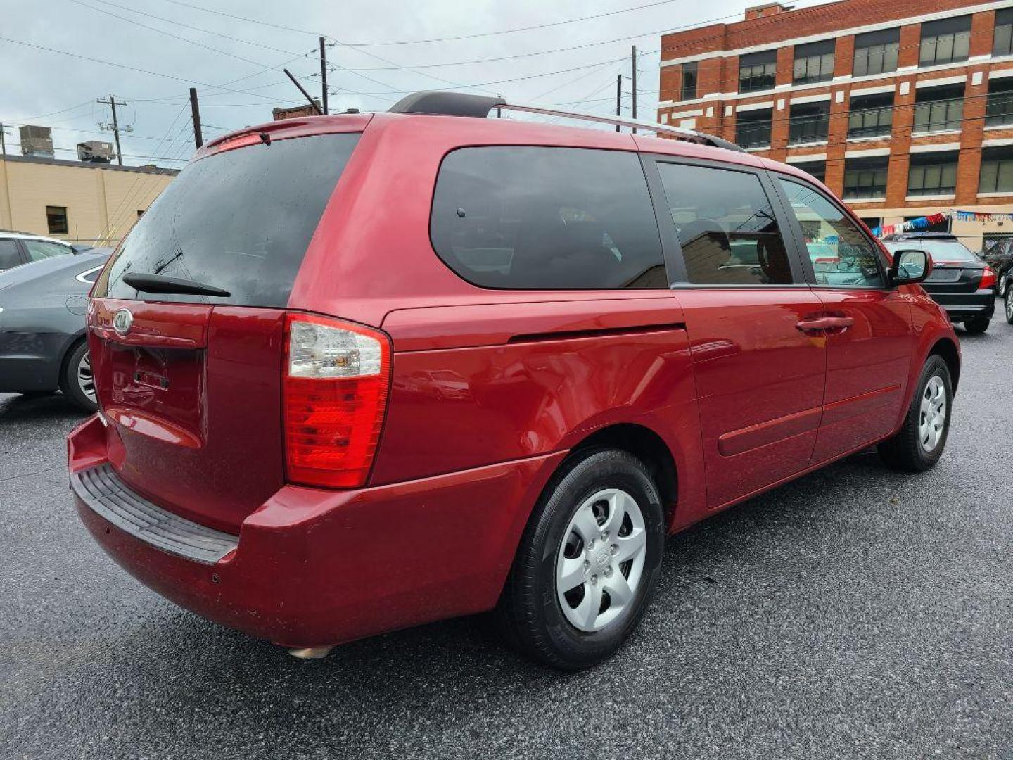 2010 RED KIA SEDONA LX (KNDMG4C32A6) with an 3.8L engine, 5-Speed Manual transmission, located at 117 North Cameron Street, Harrisburg, PA, 17101, (717) 963-8962, 40.267021, -76.875351 - WE FINANCE!!! Good Credit/ Bad Credit/ No Credit - ALL Trade-Ins Welcomed!!! ***Guaranteed Credit Approval*** APPLY ONLINE or CALL us TODAY ;) Internet Prices and Marketplace Prices are SPECIAL discounted ***CASH DEALS*** Retail Prices are higher. Please call us to discuss your cash and finan - Photo#4