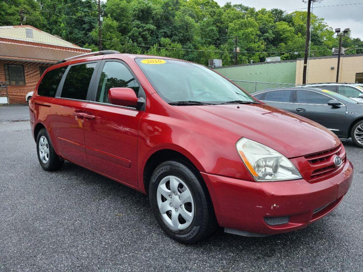 2010 RED KIA SEDONA LX (KNDMG4C32A6) with an 3.8L engine, 5-Speed Manual transmission, located at 117 North Cameron Street, Harrisburg, PA, 17101, (717) 963-8962, 40.267021, -76.875351 - WE FINANCE!!! Good Credit/ Bad Credit/ No Credit - ALL Trade-Ins Welcomed!!! ***Guaranteed Credit Approval*** APPLY ONLINE or CALL us TODAY ;) Internet Prices and Marketplace Prices are SPECIAL discounted ***CASH DEALS*** Retail Prices are higher. Please call us to discuss your cash and finan - Photo#6