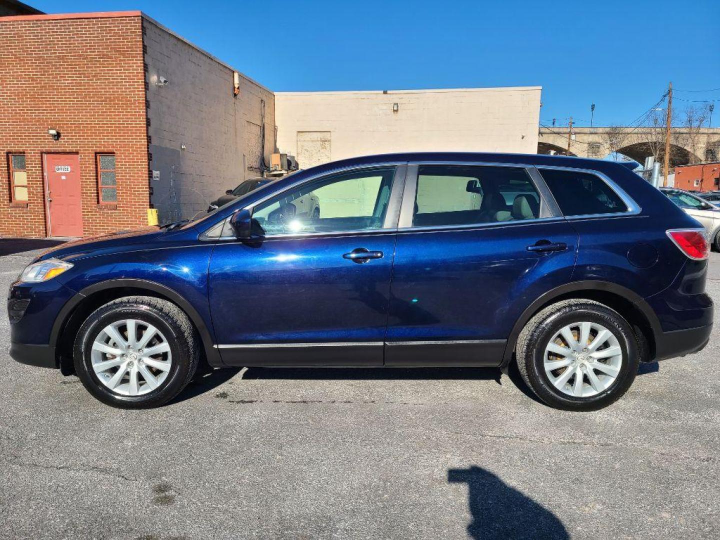 2010 BLUE MAZDA CX-9 TOURING AWD (JM3TB3MV2A0) with an 3.7L engine, Automatic transmission, located at 117 North Cameron Street, Harrisburg, PA, 17101, (717) 963-8962, 40.267021, -76.875351 - WE FINANCE!!! Good Credit/ Bad Credit/ No Credit - ALL Trade-Ins Welcomed!!! ***Guaranteed Credit Approval*** APPLY ONLINE or CALL us TODAY ;) Internet Prices and Marketplace Prices are SPECIAL discounted ***CASH DEALS*** Retail Prices are higher. Please call us to discuss your cash and finan - Photo#1