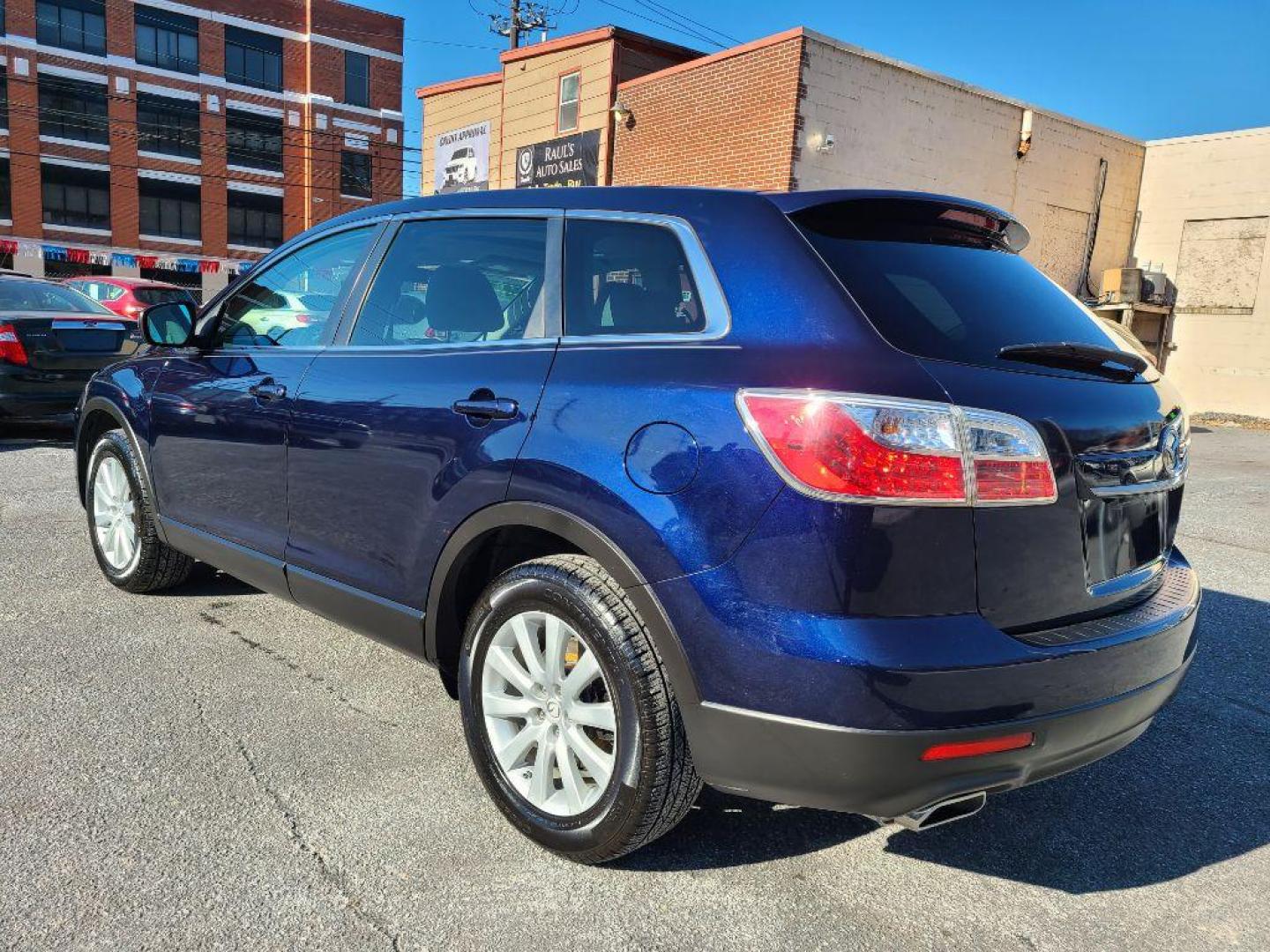 2010 BLUE MAZDA CX-9 TOURING AWD (JM3TB3MV2A0) with an 3.7L engine, Automatic transmission, located at 117 North Cameron Street, Harrisburg, PA, 17101, (717) 963-8962, 40.267021, -76.875351 - WE FINANCE!!! Good Credit/ Bad Credit/ No Credit - ALL Trade-Ins Welcomed!!! ***Guaranteed Credit Approval*** APPLY ONLINE or CALL us TODAY ;) Internet Prices and Marketplace Prices are SPECIAL discounted ***CASH DEALS*** Retail Prices are higher. Please call us to discuss your cash and finan - Photo#2