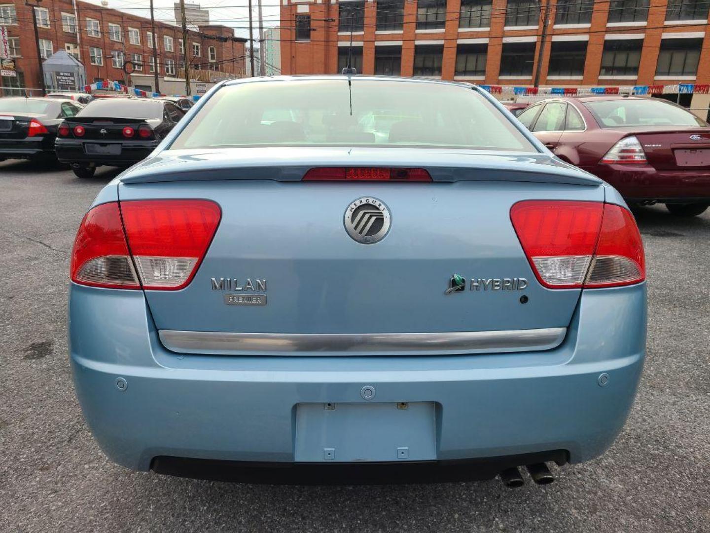 2010 BLUE MERCURY MILAN HYBRID (3MEDM0L39AR) with an 2.5L engine, Continuously Variable transmission, located at 117 North Cameron Street, Harrisburg, PA, 17101, (717) 963-8962, 40.267021, -76.875351 - Photo#3