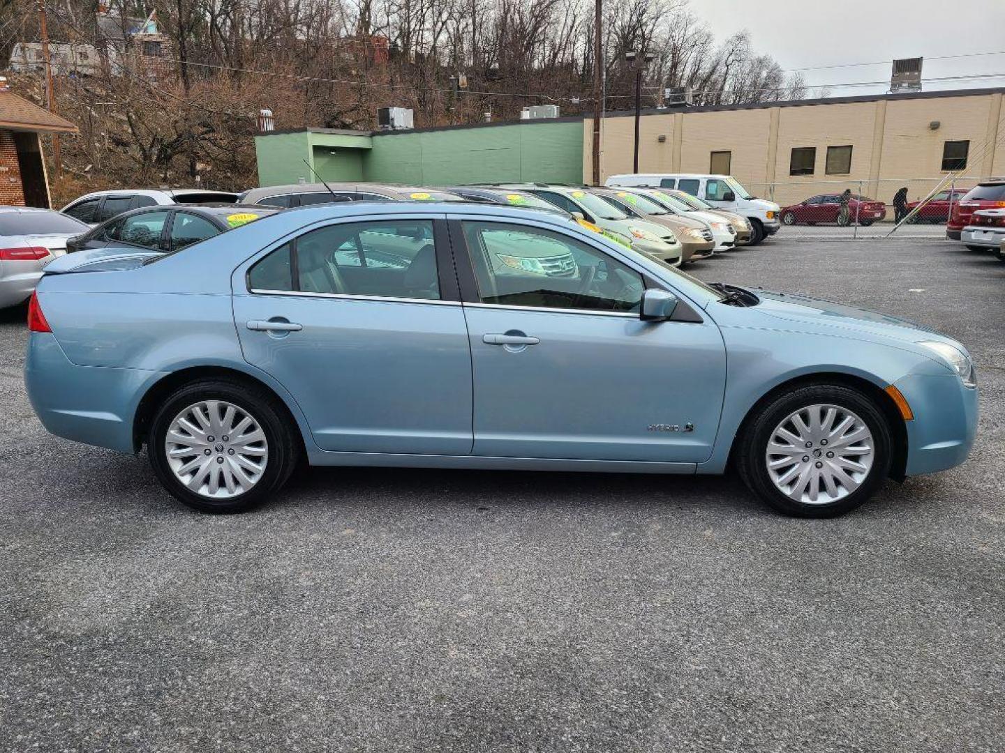 2010 BLUE MERCURY MILAN HYBRID (3MEDM0L39AR) with an 2.5L engine, Continuously Variable transmission, located at 117 North Cameron Street, Harrisburg, PA, 17101, (717) 963-8962, 40.267021, -76.875351 - Photo#5