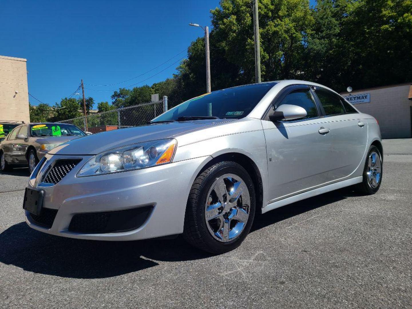 2010 SILVER PONTIAC G6 (1G2ZA5EB2A4) with an 2.4L engine, Automatic transmission, located at 7981 Paxton Street, Harrisburg, PA, 17111, (717) 561-2926, 40.261490, -76.749229 - WE FINANCE!!! Good Credit/ Bad Credit/ No Credit - ALL Trade-Ins Welcomed!!! ***Guaranteed Credit Approval*** APPLY ONLINE or CALL us TODAY ;) Internet Prices and Marketplace Prices are SPECIAL discounted ***CASH DEALS*** Retail Prices are higher. Please call us to discuss your cash and finan - Photo#0