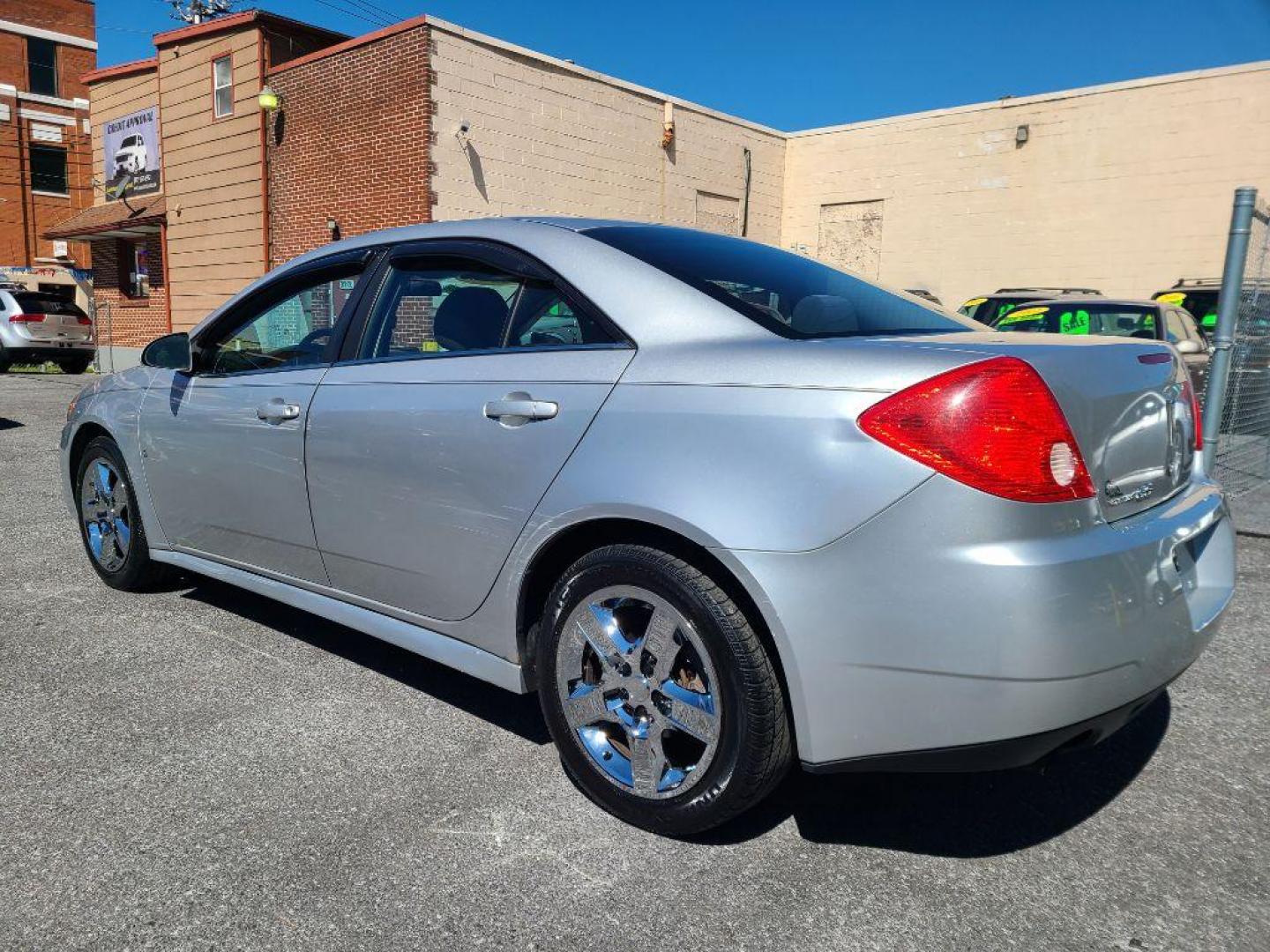 2010 SILVER PONTIAC G6 (1G2ZA5EB2A4) with an 2.4L engine, Automatic transmission, located at 7981 Paxton Street, Harrisburg, PA, 17111, (717) 561-2926, 40.261490, -76.749229 - WE FINANCE!!! Good Credit/ Bad Credit/ No Credit - ALL Trade-Ins Welcomed!!! ***Guaranteed Credit Approval*** APPLY ONLINE or CALL us TODAY ;) Internet Prices and Marketplace Prices are SPECIAL discounted ***CASH DEALS*** Retail Prices are higher. Please call us to discuss your cash and finan - Photo#2