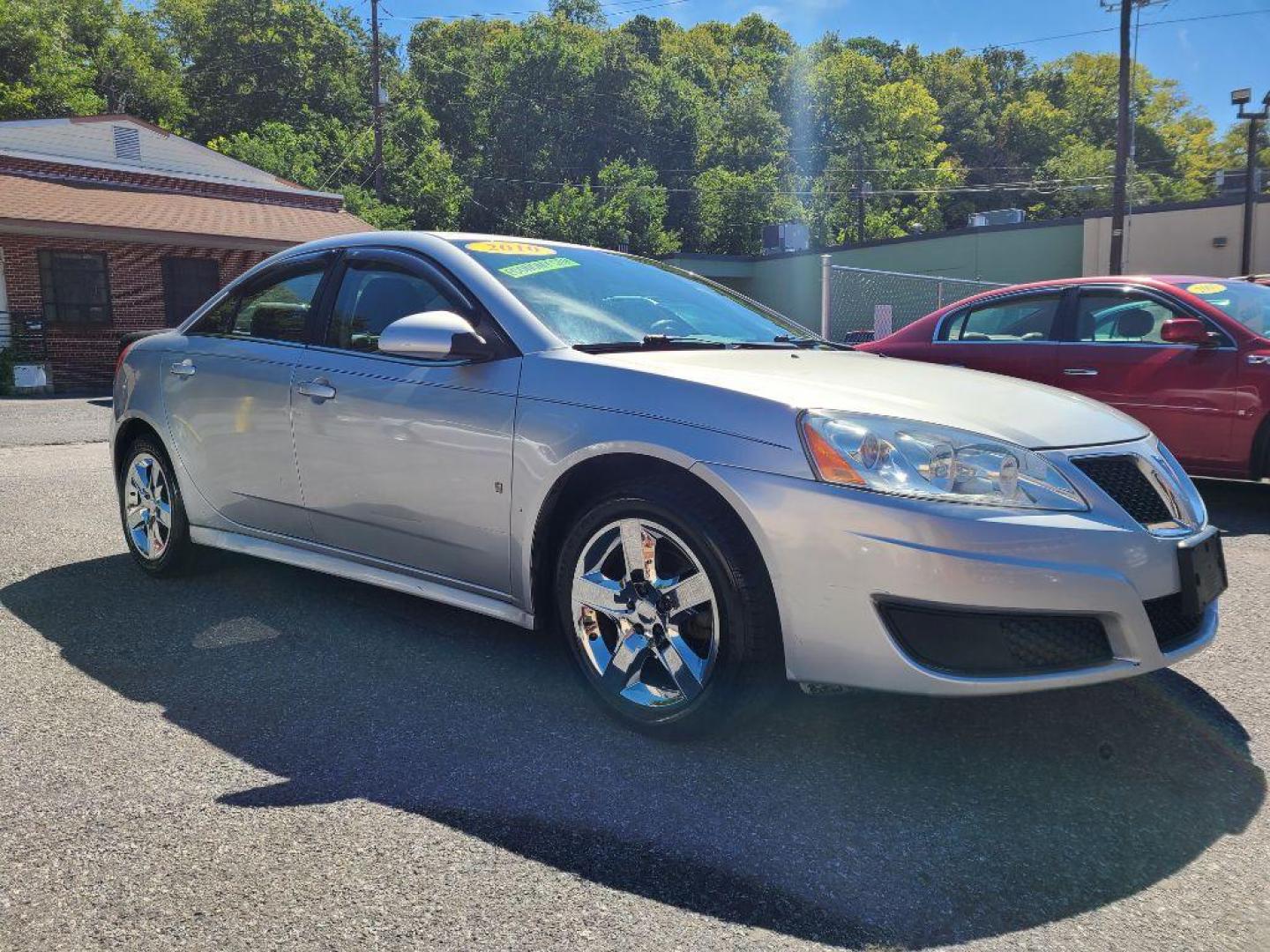 2010 SILVER PONTIAC G6 (1G2ZA5EB2A4) with an 2.4L engine, Automatic transmission, located at 7981 Paxton Street, Harrisburg, PA, 17111, (717) 561-2926, 40.261490, -76.749229 - WE FINANCE!!! Good Credit/ Bad Credit/ No Credit - ALL Trade-Ins Welcomed!!! ***Guaranteed Credit Approval*** APPLY ONLINE or CALL us TODAY ;) Internet Prices and Marketplace Prices are SPECIAL discounted ***CASH DEALS*** Retail Prices are higher. Please call us to discuss your cash and finan - Photo#6