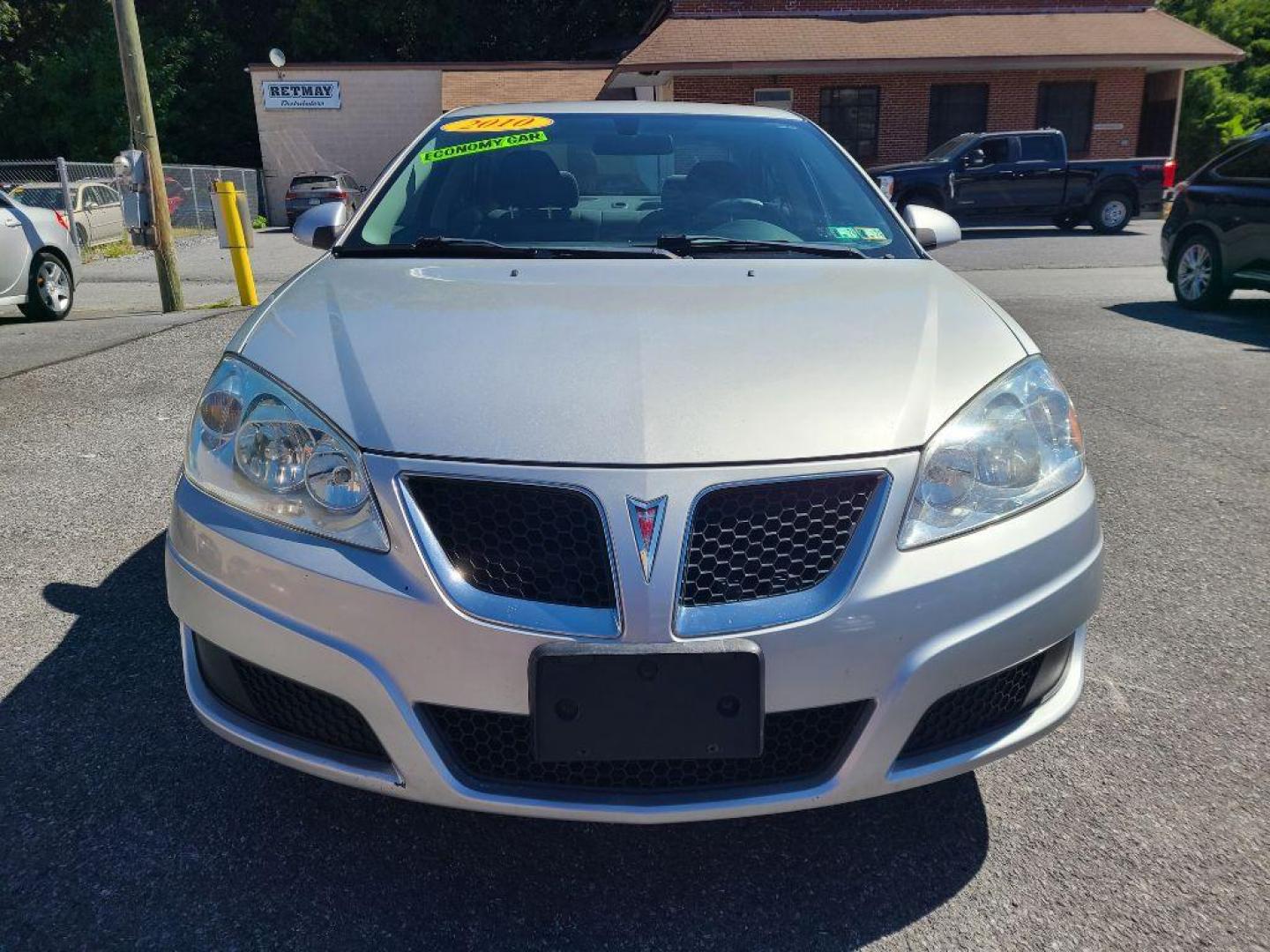 2010 SILVER PONTIAC G6 (1G2ZA5EB2A4) with an 2.4L engine, Automatic transmission, located at 7981 Paxton Street, Harrisburg, PA, 17111, (717) 561-2926, 40.261490, -76.749229 - WE FINANCE!!! Good Credit/ Bad Credit/ No Credit - ALL Trade-Ins Welcomed!!! ***Guaranteed Credit Approval*** APPLY ONLINE or CALL us TODAY ;) Internet Prices and Marketplace Prices are SPECIAL discounted ***CASH DEALS*** Retail Prices are higher. Please call us to discuss your cash and finan - Photo#7