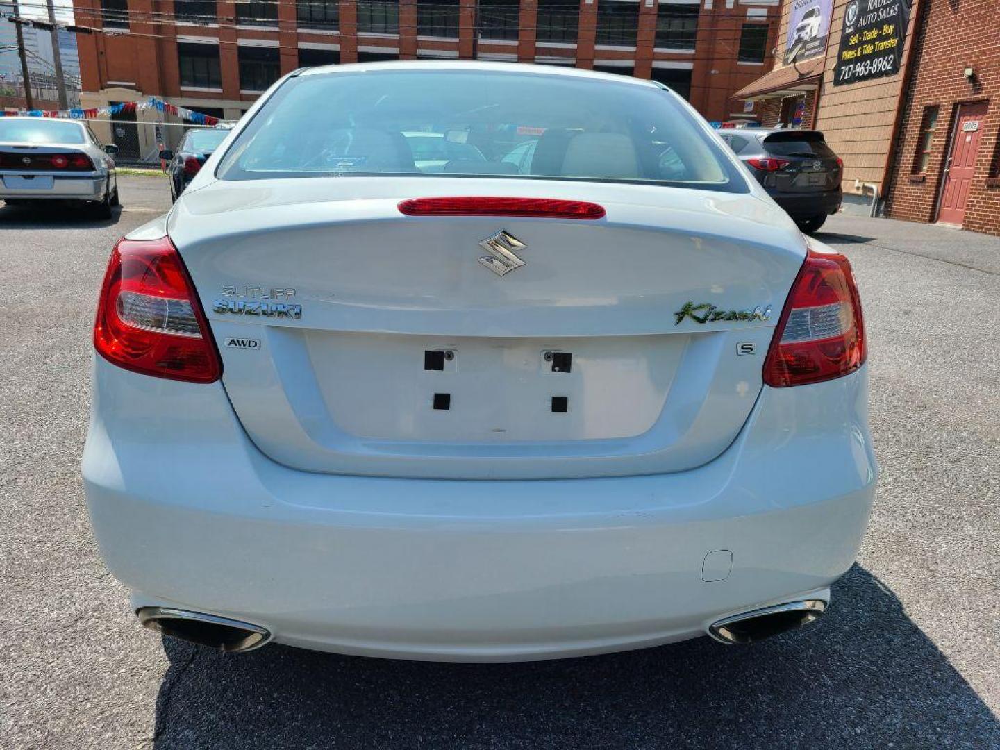 2010 WHITE SUZUKI KIZASHI S (JS2RF9A16A6) with an 2.4L engine, Continuously Variable transmission, located at 117 North Cameron Street, Harrisburg, PA, 17101, (717) 963-8962, 40.267021, -76.875351 - WE FINANCE!!! Good Credit/ Bad Credit/ No Credit - ALL Trade-Ins Welcomed!!! ***Guaranteed Credit Approval*** APPLY ONLINE or CALL us TODAY ;) Internet Prices and Marketplace Prices are SPECIAL discounted ***CASH DEALS*** Retail Prices are higher. Please call us to discuss your cash and finan - Photo#3