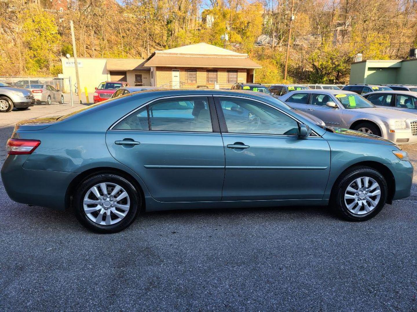 2010 GREEN TOYOTA CAMRY BASE (4T1BF3EK2AU) with an 2.5L engine, Automatic transmission, located at 7981 Paxton Street, Harrisburg, PA, 17111, (717) 561-2926, 40.261490, -76.749229 - Photo#5