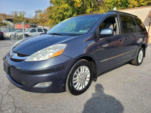 2010 TOYOTA SIENNA XLE