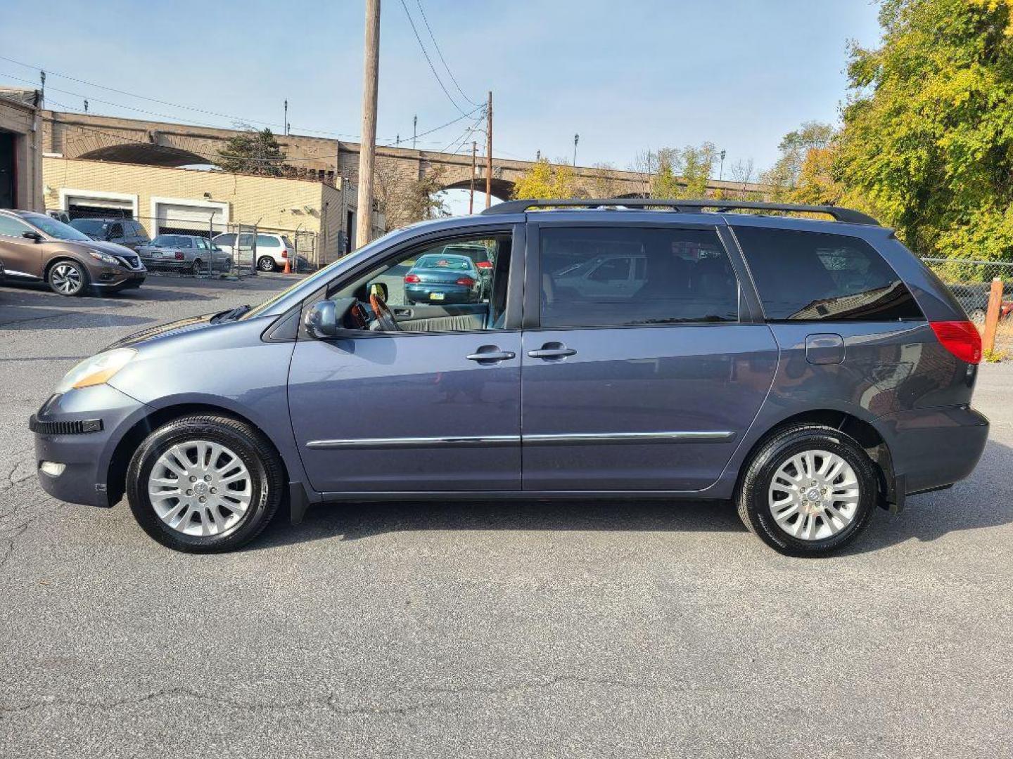 2010 GRAY TOYOTA SIENNA XLE (5TDDK4CC1AS) with an 3.5L engine, Automatic transmission, located at 117 North Cameron Street, Harrisburg, PA, 17101, (717) 963-8962, 40.267021, -76.875351 - WE FINANCE!!! Good Credit/ Bad Credit/ No Credit - ALL Trade-Ins Welcomed!!! ***Guaranteed Credit Approval*** APPLY ONLINE or CALL us TODAY ;) Internet Prices and Marketplace Prices are SPECIAL discounted ***CASH DEALS*** Retail Prices are higher. Please call us to discuss your cash and finan - Photo#1