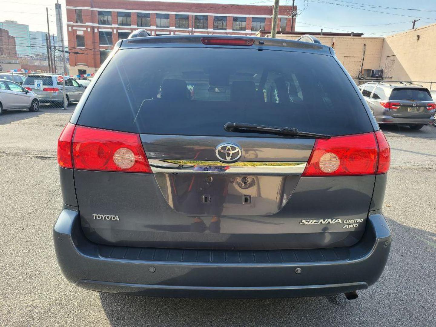 2010 GRAY TOYOTA SIENNA XLE (5TDDK4CC1AS) with an 3.5L engine, Automatic transmission, located at 117 North Cameron Street, Harrisburg, PA, 17101, (717) 963-8962, 40.267021, -76.875351 - WE FINANCE!!! Good Credit/ Bad Credit/ No Credit - ALL Trade-Ins Welcomed!!! ***Guaranteed Credit Approval*** APPLY ONLINE or CALL us TODAY ;) Internet Prices and Marketplace Prices are SPECIAL discounted ***CASH DEALS*** Retail Prices are higher. Please call us to discuss your cash and finan - Photo#3