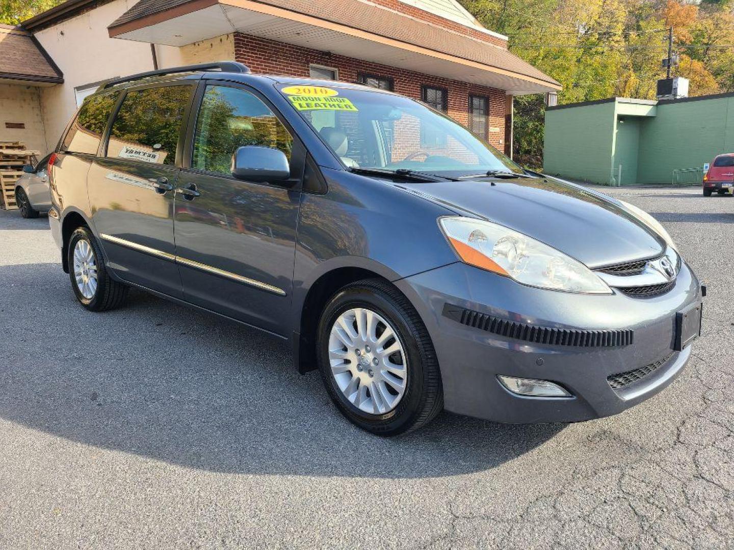 2010 GRAY TOYOTA SIENNA XLE (5TDDK4CC1AS) with an 3.5L engine, Automatic transmission, located at 117 North Cameron Street, Harrisburg, PA, 17101, (717) 963-8962, 40.267021, -76.875351 - WE FINANCE!!! Good Credit/ Bad Credit/ No Credit - ALL Trade-Ins Welcomed!!! ***Guaranteed Credit Approval*** APPLY ONLINE or CALL us TODAY ;) Internet Prices and Marketplace Prices are SPECIAL discounted ***CASH DEALS*** Retail Prices are higher. Please call us to discuss your cash and finan - Photo#6