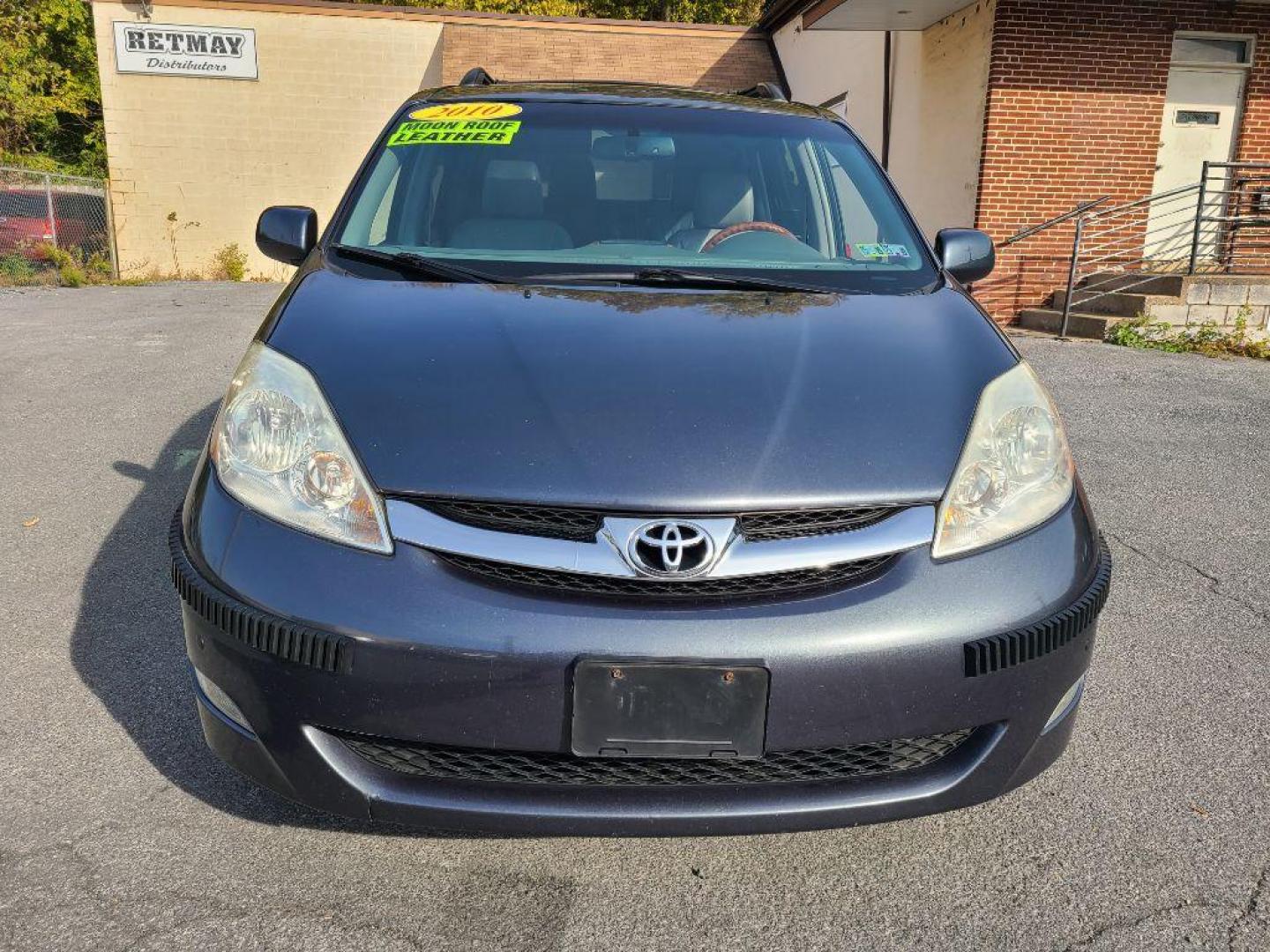 2010 GRAY TOYOTA SIENNA XLE (5TDDK4CC1AS) with an 3.5L engine, Automatic transmission, located at 117 North Cameron Street, Harrisburg, PA, 17101, (717) 963-8962, 40.267021, -76.875351 - WE FINANCE!!! Good Credit/ Bad Credit/ No Credit - ALL Trade-Ins Welcomed!!! ***Guaranteed Credit Approval*** APPLY ONLINE or CALL us TODAY ;) Internet Prices and Marketplace Prices are SPECIAL discounted ***CASH DEALS*** Retail Prices are higher. Please call us to discuss your cash and finan - Photo#7