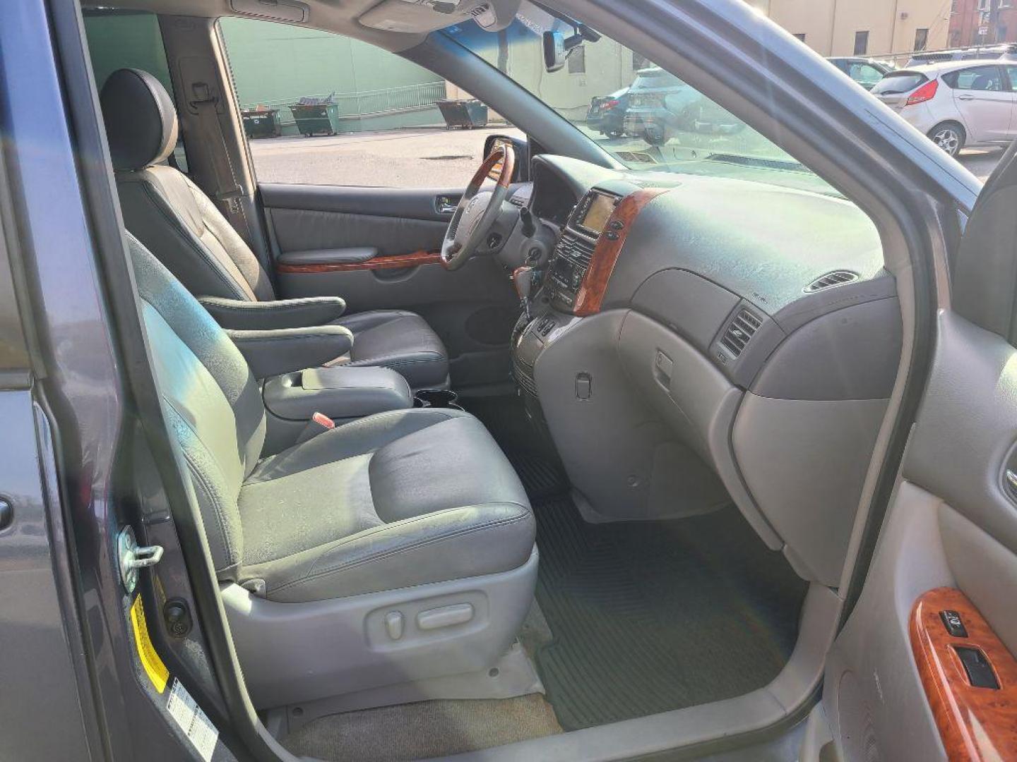 2010 GRAY TOYOTA SIENNA XLE (5TDDK4CC1AS) with an 3.5L engine, Automatic transmission, located at 117 North Cameron Street, Harrisburg, PA, 17101, (717) 963-8962, 40.267021, -76.875351 - WE FINANCE!!! Good Credit/ Bad Credit/ No Credit - ALL Trade-Ins Welcomed!!! ***Guaranteed Credit Approval*** APPLY ONLINE or CALL us TODAY ;) Internet Prices and Marketplace Prices are SPECIAL discounted ***CASH DEALS*** Retail Prices are higher. Please call us to discuss your cash and finan - Photo#8