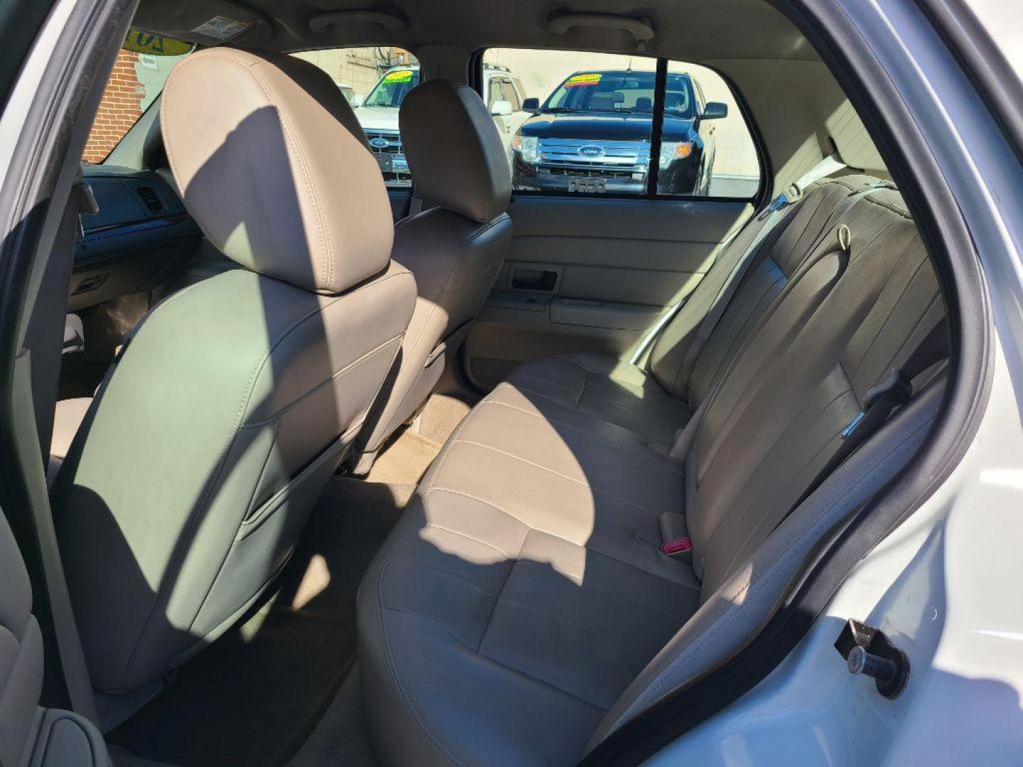 2011 WHITE FORD CROWN VICTORIA LX (2FABP7EV0BX) with an 4.6L engine, Automatic transmission, located at 117 North Cameron Street, Harrisburg, PA, 17101, (717) 963-8962, 40.267021, -76.875351 - Photo#11