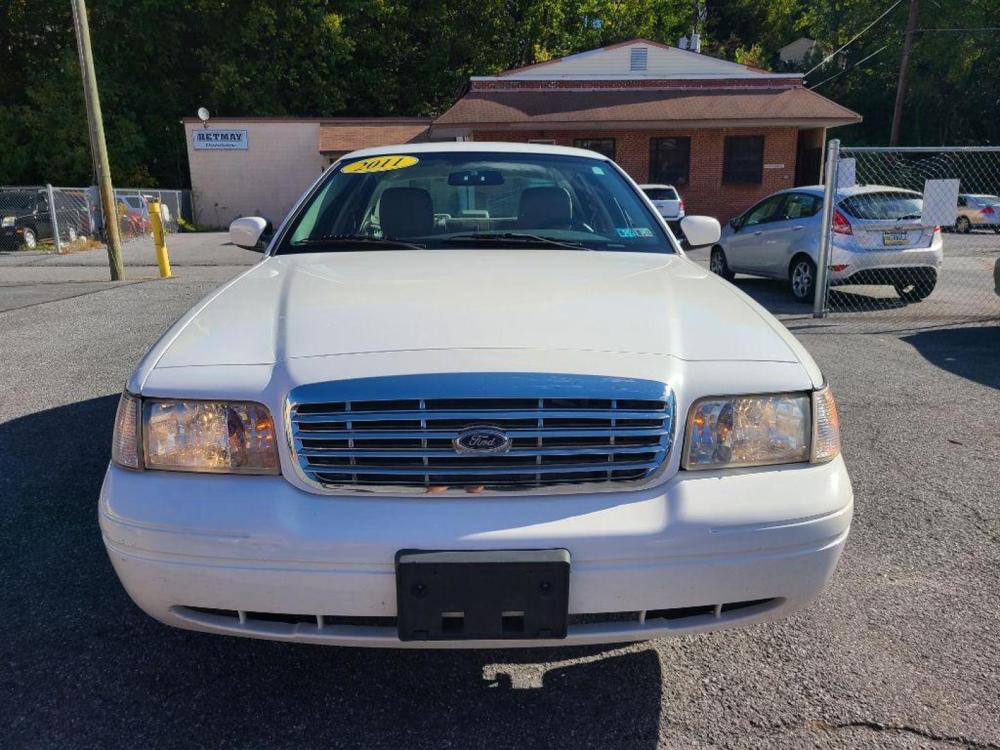 2011 WHITE FORD CROWN VICTORIA LX (2FABP7EV0BX) with an 4.6L engine, Automatic transmission, located at 117 North Cameron Street, Harrisburg, PA, 17101, (717) 963-8962, 40.267021, -76.875351 - WE FINANCE!!! Good Credit/ Bad Credit/ No Credit - ALL Trade-Ins Welcomed!!! ***Guaranteed Credit Approval*** APPLY ONLINE or CALL us TODAY ;) Internet Prices and Marketplace Prices are SPECIAL discounted ***CASH DEALS*** Retail Prices are higher. Please call us to discuss your cash and finan - Photo#7