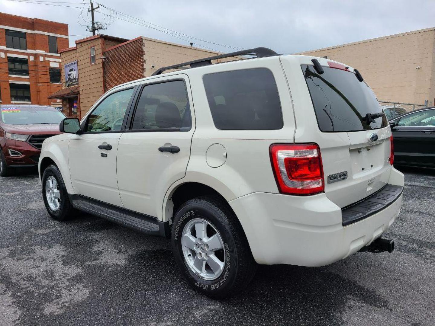 2011 WHITE FORD ESCAPE XLT (1FMCU9DG9BK) with an 3.0L engine, Automatic transmission, located at 7981 Paxton Street, Harrisburg, PA, 17111, (717) 561-2926, 40.261490, -76.749229 - WE FINANCE!!! Good Credit/ Bad Credit/ No Credit - ALL Trade-Ins Welcomed!!! ***Guaranteed Credit Approval*** APPLY ONLINE or CALL us TODAY ;) Internet Prices and Marketplace Prices are SPECIAL discounted ***CASH DEALS*** Retail Prices are higher. Please call us to discuss your cash and finan - Photo#2