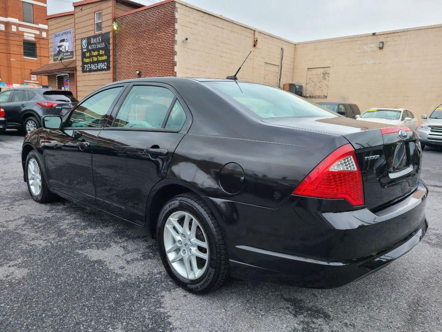 2011 BLACK FORD FUSION S (3FAHP0GAXBR) with an 2.5L engine, Automatic transmission, located at 117 North Cameron Street, Harrisburg, PA, 17101, (717) 963-8962, 40.267021, -76.875351 - Photo#2