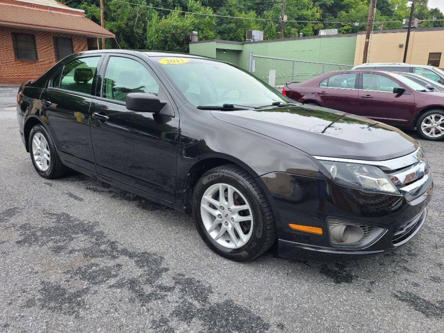 2011 BLACK FORD FUSION S (3FAHP0GAXBR) with an 2.5L engine, Automatic transmission, located at 117 North Cameron Street, Harrisburg, PA, 17101, (717) 963-8962, 40.267021, -76.875351 - Photo#6