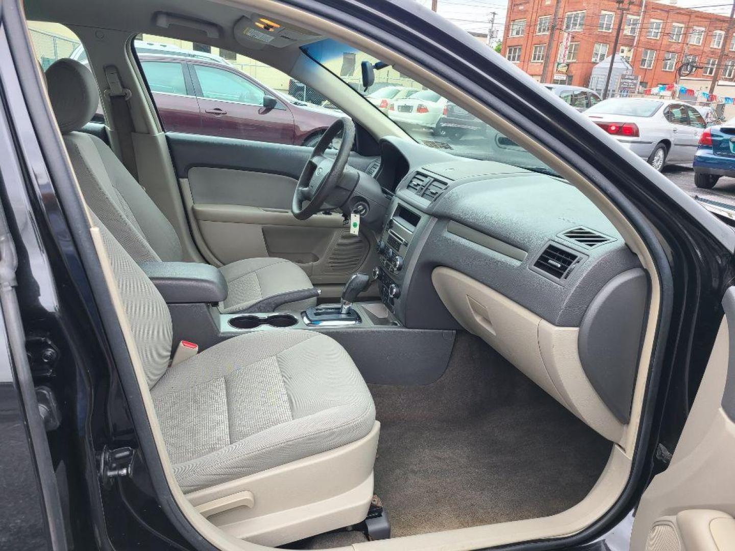 2011 BLACK FORD FUSION S (3FAHP0GAXBR) with an 2.5L engine, Automatic transmission, located at 117 North Cameron Street, Harrisburg, PA, 17101, (717) 963-8962, 40.267021, -76.875351 - WE FINANCE!!! Good Credit/ Bad Credit/ No Credit - ALL Trade-Ins Welcomed!!! ***Guaranteed Credit Approval*** APPLY ONLINE or CALL us TODAY ;) Internet Prices and Marketplace Prices are SPECIAL discounted ***CASH DEALS*** Retail Prices are higher. Please call us to discuss your cash and finan - Photo#8