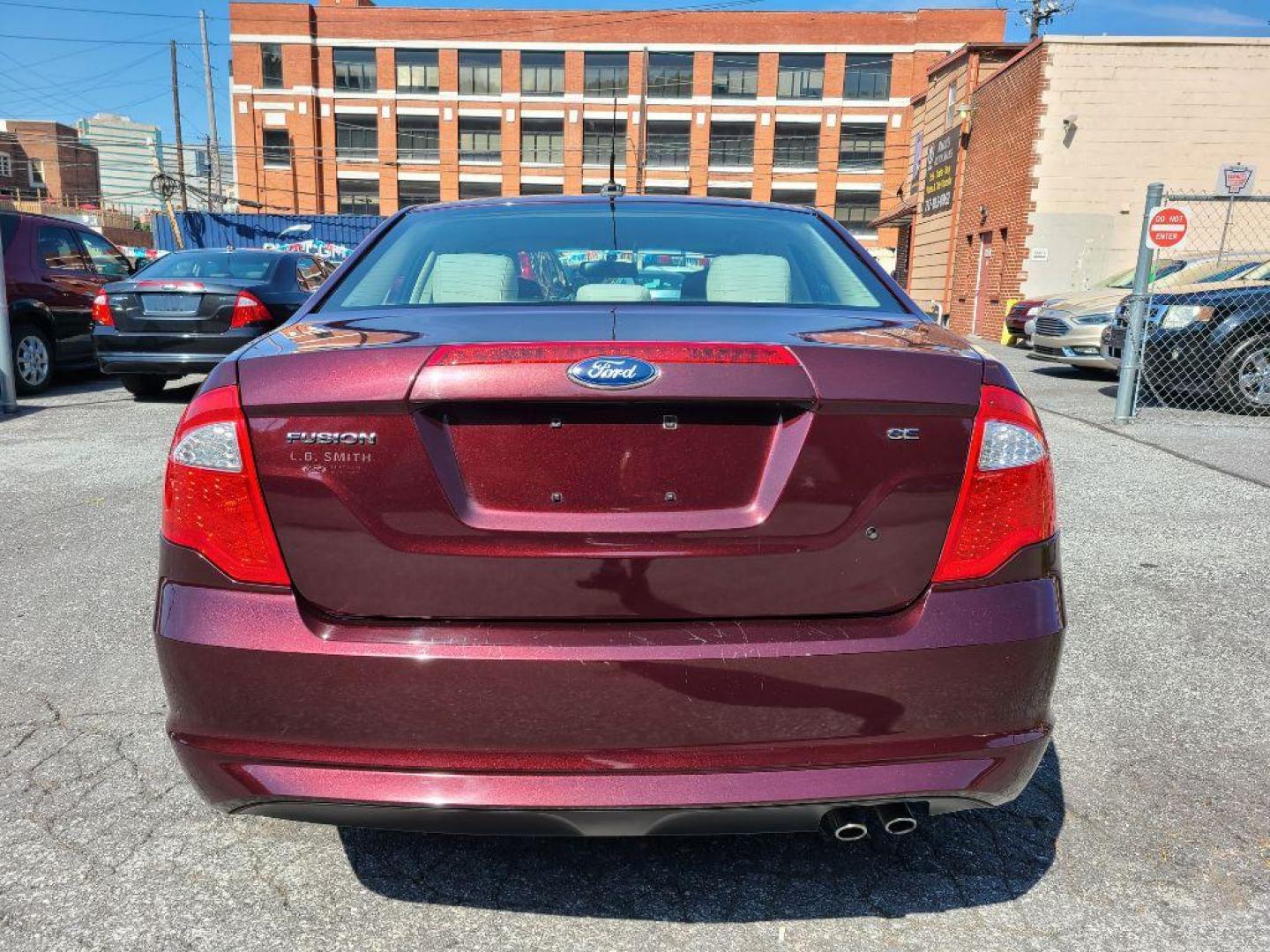 2011 BURGAN FORD FUSION SE (3FAHP0HAXBR) with an 2.5L engine, Automatic transmission, located at 7981 Paxton Street, Harrisburg, PA, 17111, (717) 561-2926, 40.261490, -76.749229 - WE FINANCE!!! Good Credit/ Bad Credit/ No Credit - ALL Trade-Ins Welcomed!!! ***Guaranteed Credit Approval*** APPLY ONLINE or CALL us TODAY ;) Internet Prices and Marketplace Prices are SPECIAL discounted ***CASH DEALS*** Retail Prices are higher. Please call us to discuss your cash and finan - Photo#3