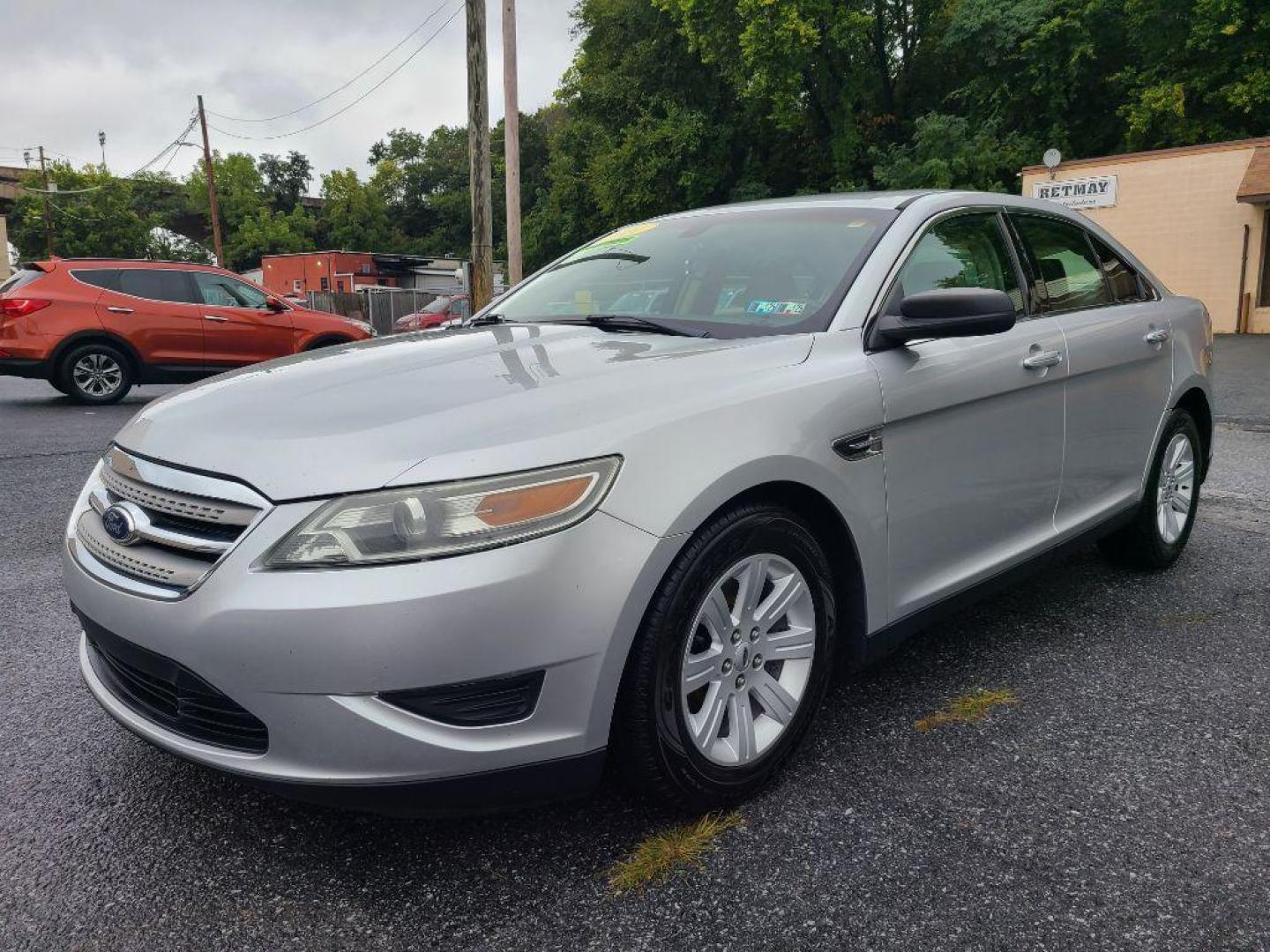 2011 SILVER FORD TAURUS SE (1FAHP2DWXBG) with an 3.5L engine, Automatic transmission, located at 117 North Cameron Street, Harrisburg, PA, 17101, (717) 963-8962, 40.267021, -76.875351 - WE FINANCE!!! Good Credit/ Bad Credit/ No Credit - ALL Trade-Ins Welcomed!!! ***Guaranteed Credit Approval*** APPLY ONLINE or CALL us TODAY ;) Internet Prices and Marketplace Prices are SPECIAL discounted ***CASH DEALS*** Retail Prices are higher. Please call us to discuss your cash and finan - Photo#0