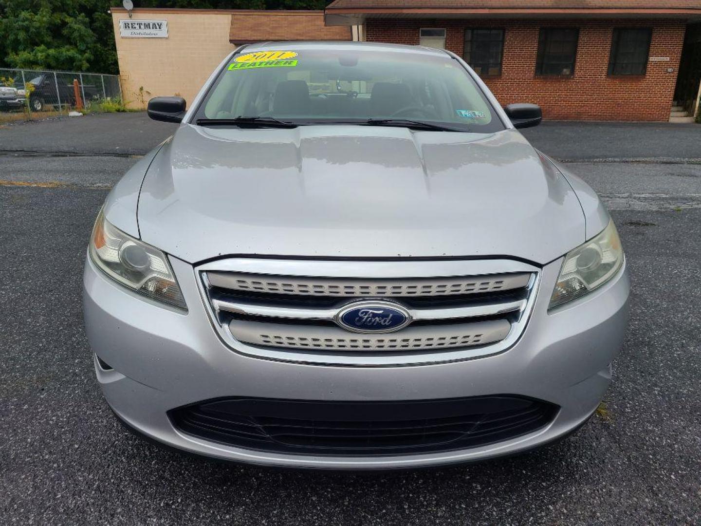 2011 SILVER FORD TAURUS SE (1FAHP2DWXBG) with an 3.5L engine, Automatic transmission, located at 117 North Cameron Street, Harrisburg, PA, 17101, (717) 963-8962, 40.267021, -76.875351 - WE FINANCE!!! Good Credit/ Bad Credit/ No Credit - ALL Trade-Ins Welcomed!!! ***Guaranteed Credit Approval*** APPLY ONLINE or CALL us TODAY ;) Internet Prices and Marketplace Prices are SPECIAL discounted ***CASH DEALS*** Retail Prices are higher. Please call us to discuss your cash and finan - Photo#7