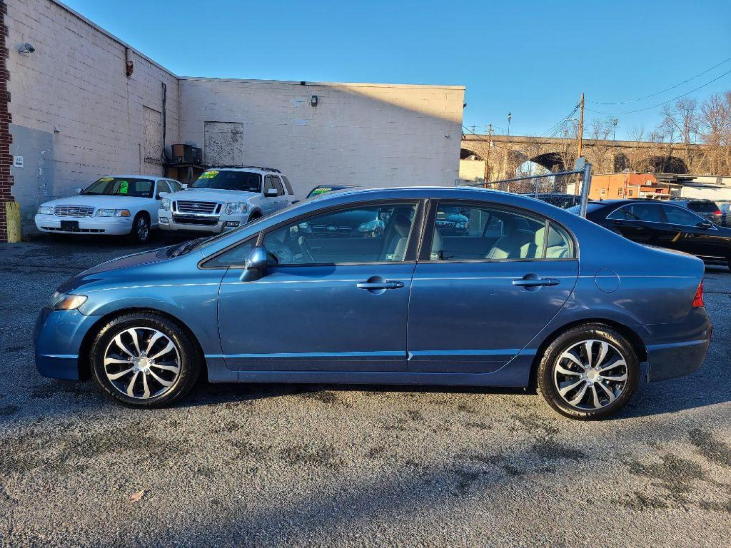 2011 BLUE HONDA CIVIC LX (2HGFA1F58BH) with an 1.8L engine, Automatic transmission, located at 117 North Cameron Street, Harrisburg, PA, 17101, (717) 963-8962, 40.267021, -76.875351 - WE FINANCE!!! Good Credit/ Bad Credit/ No Credit - ALL Trade-Ins Welcomed!!! ***Guaranteed Credit Approval*** APPLY ONLINE or CALL us TODAY ;) Internet Prices and Marketplace Prices are SPECIAL discounted ***CASH DEALS*** Retail Prices are higher. Please call us to discuss your cash and finan - Photo#1