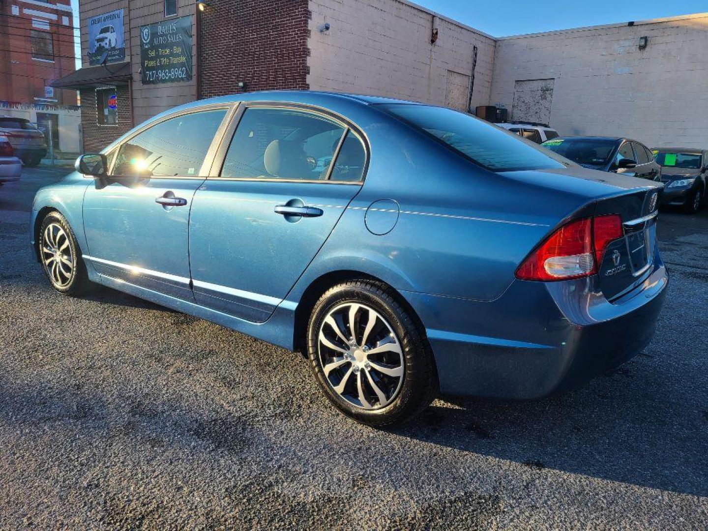 2011 BLUE HONDA CIVIC LX (2HGFA1F58BH) with an 1.8L engine, Automatic transmission, located at 117 North Cameron Street, Harrisburg, PA, 17101, (717) 963-8962, 40.267021, -76.875351 - WE FINANCE!!! Good Credit/ Bad Credit/ No Credit - ALL Trade-Ins Welcomed!!! ***Guaranteed Credit Approval*** APPLY ONLINE or CALL us TODAY ;) Internet Prices and Marketplace Prices are SPECIAL discounted ***CASH DEALS*** Retail Prices are higher. Please call us to discuss your cash and finan - Photo#2