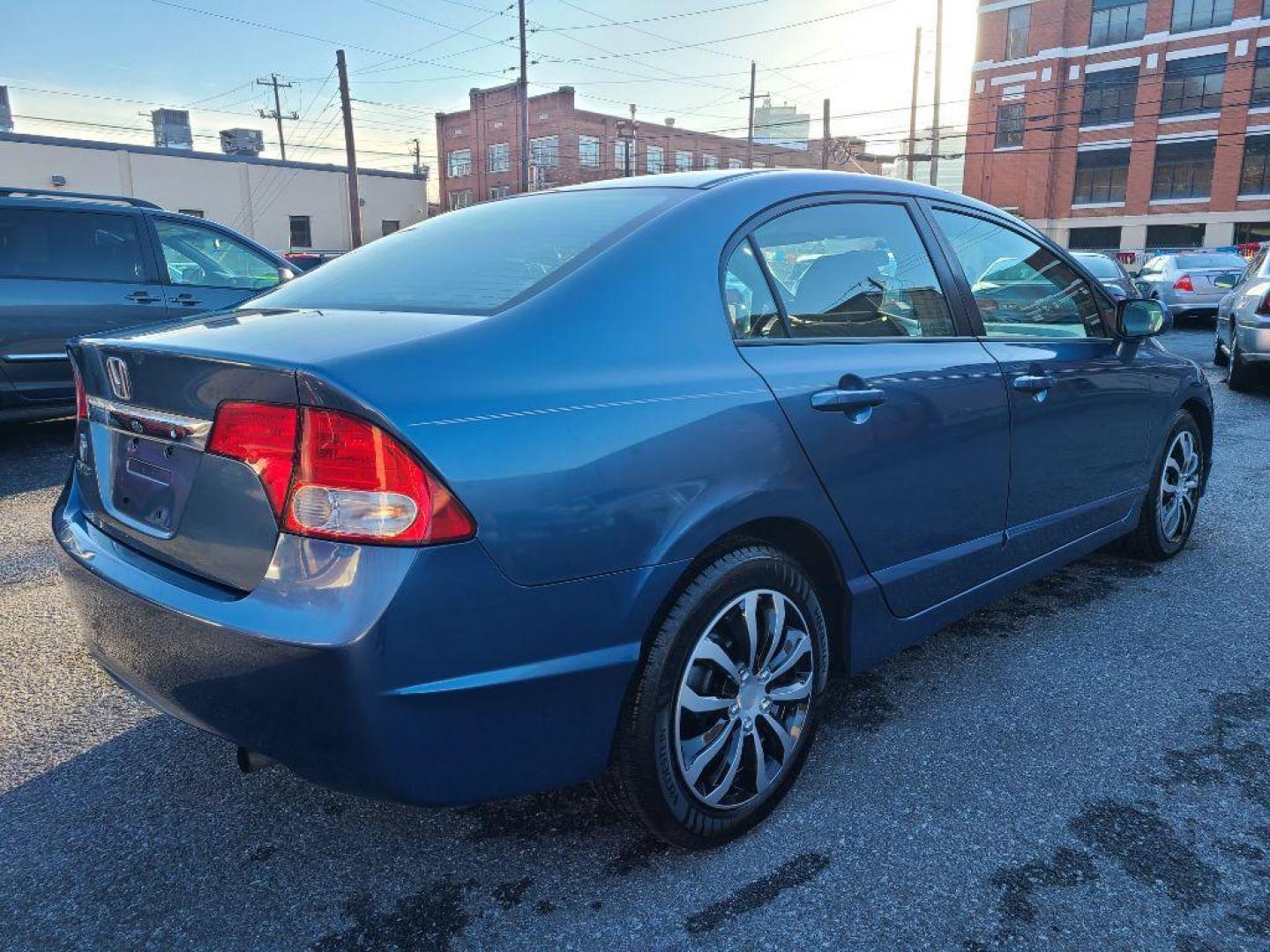 2011 BLUE HONDA CIVIC LX (2HGFA1F58BH) with an 1.8L engine, Automatic transmission, located at 117 North Cameron Street, Harrisburg, PA, 17101, (717) 963-8962, 40.267021, -76.875351 - WE FINANCE!!! Good Credit/ Bad Credit/ No Credit - ALL Trade-Ins Welcomed!!! ***Guaranteed Credit Approval*** APPLY ONLINE or CALL us TODAY ;) Internet Prices and Marketplace Prices are SPECIAL discounted ***CASH DEALS*** Retail Prices are higher. Please call us to discuss your cash and finan - Photo#4