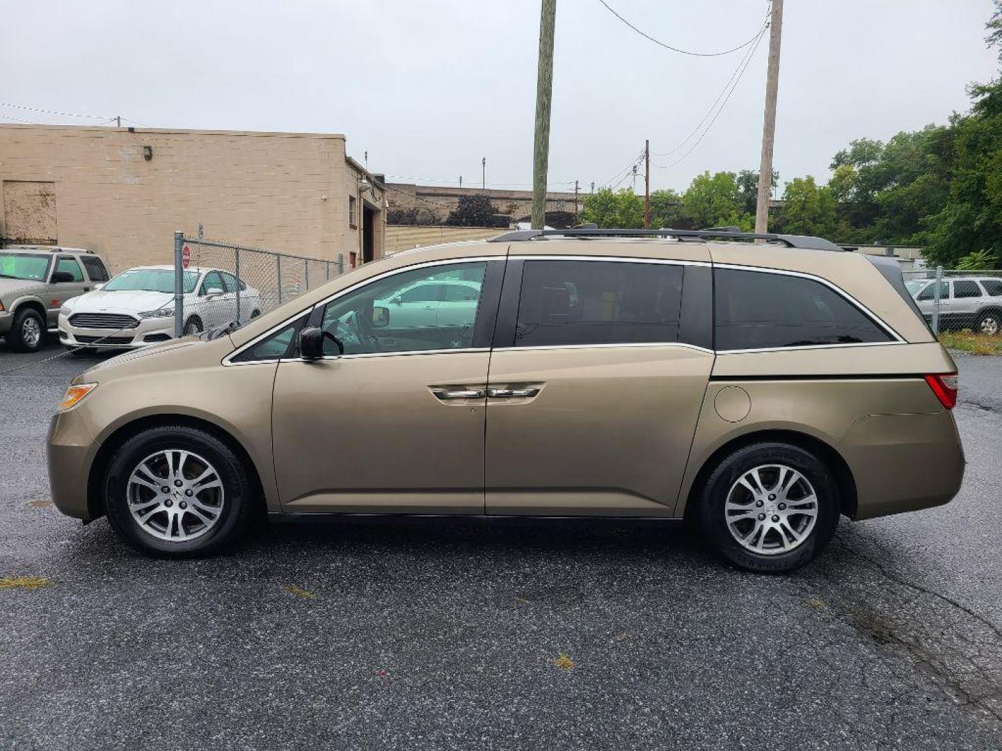 2011 BEIGE HONDA ODYSSEY EXL (5FNRL5H61BB) with an 3.5L engine, Automatic transmission, located at 7981 Paxton Street, Harrisburg, PA, 17111, (717) 561-2926, 40.261490, -76.749229 - WE FINANCE!!! Good Credit/ Bad Credit/ No Credit - ALL Trade-Ins Welcomed!!! ***Guaranteed Credit Approval*** APPLY ONLINE or CALL us TODAY ;) Internet Prices and Marketplace Prices are SPECIAL discounted ***CASH DEALS*** Retail Prices are higher. Please call us to discuss your cash and finan - Photo#1