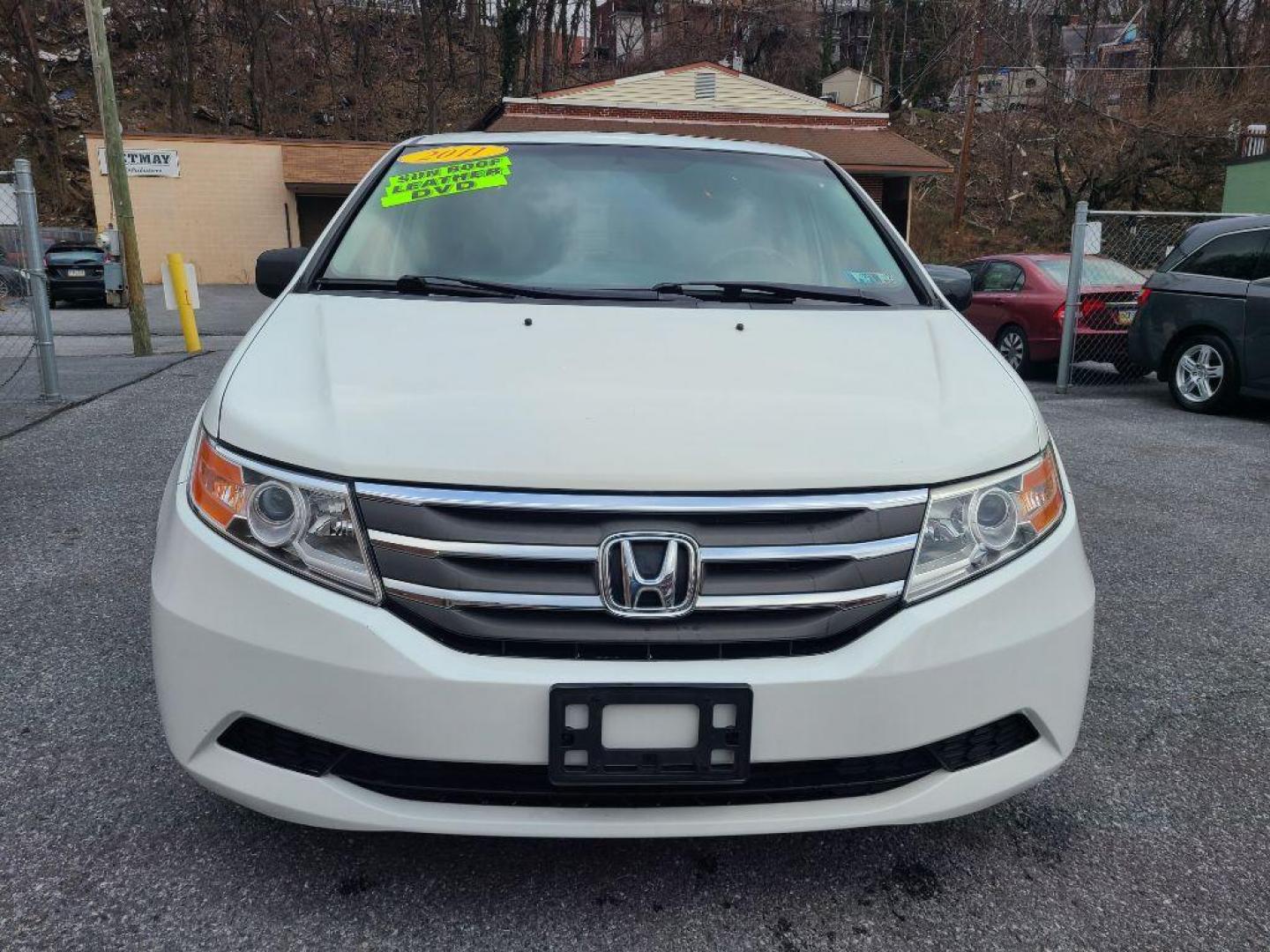 2011 WHITE HONDA ODYSSEY EXL (5FNRL5H61BB) with an 3.5L engine, Automatic transmission, located at 117 North Cameron Street, Harrisburg, PA, 17101, (717) 963-8962, 40.267021, -76.875351 - WE FINANCE!!! Good Credit/ Bad Credit/ No Credit - ALL Trade-Ins Welcomed!!! ***Guaranteed Credit Approval*** APPLY ONLINE or CALL us TODAY ;) Internet Prices and Marketplace Prices are SPECIAL discounted ***CASH DEALS*** Retail Prices are higher. Please call us to discuss your cash and finan - Photo#7